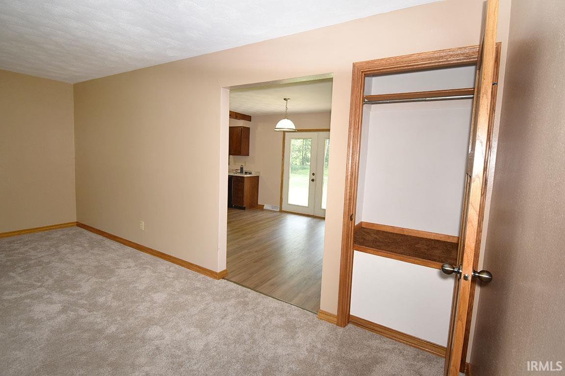 18364 Wee Acres