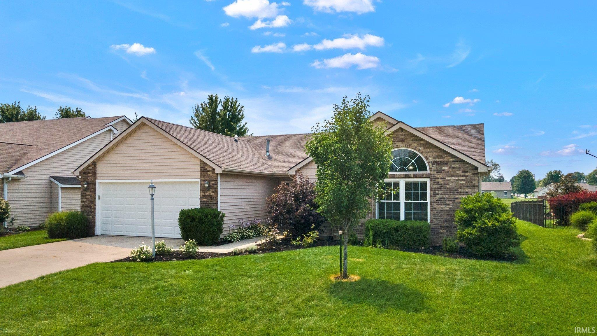 16039 Grand Willow