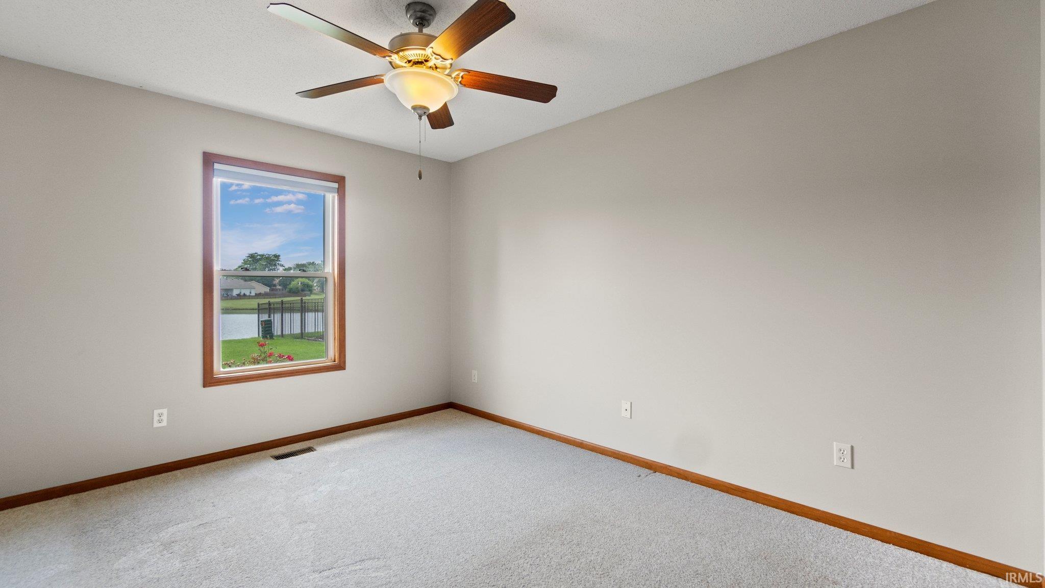 16039 Grand Willow
