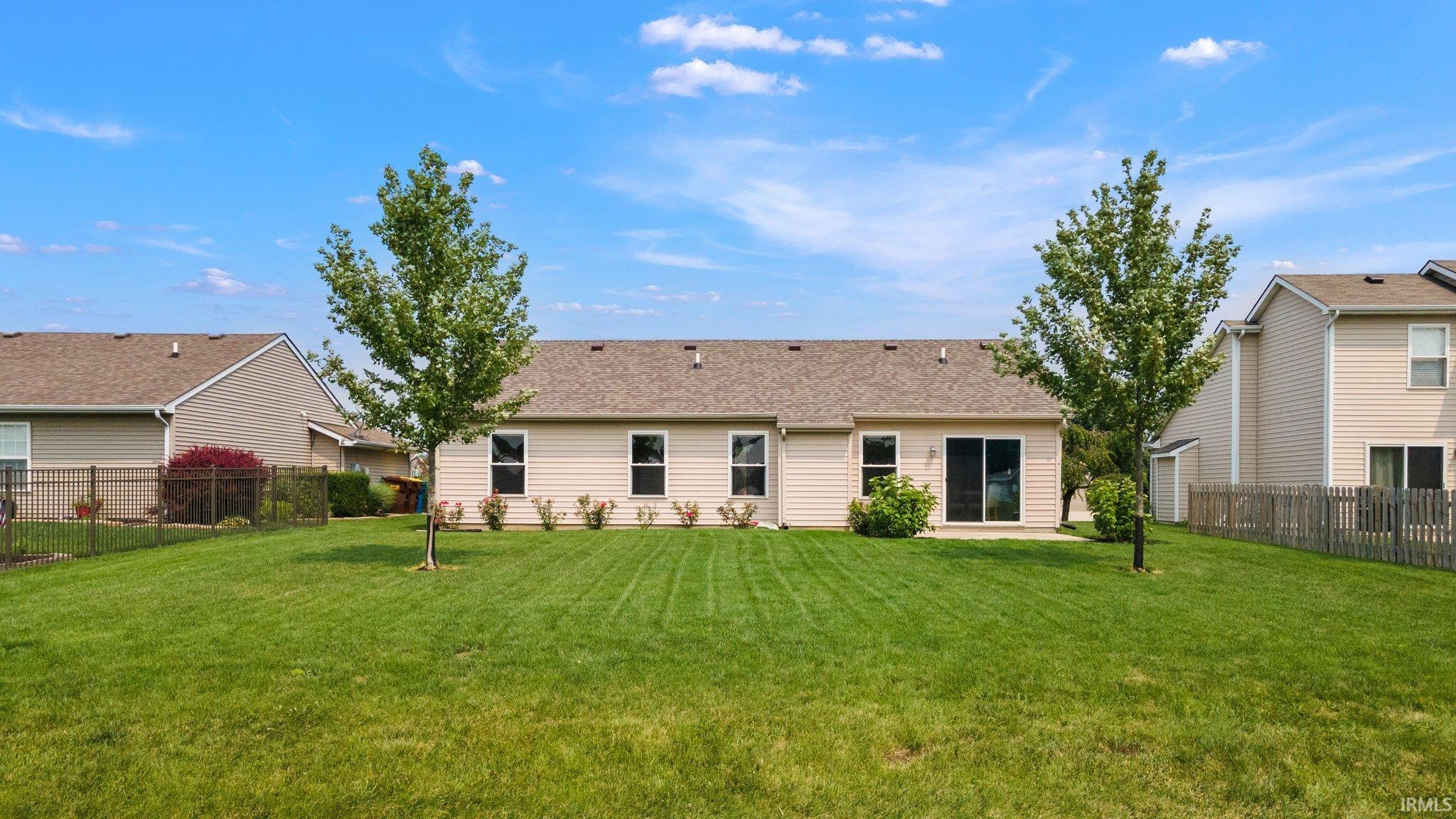 16039 Grand Willow