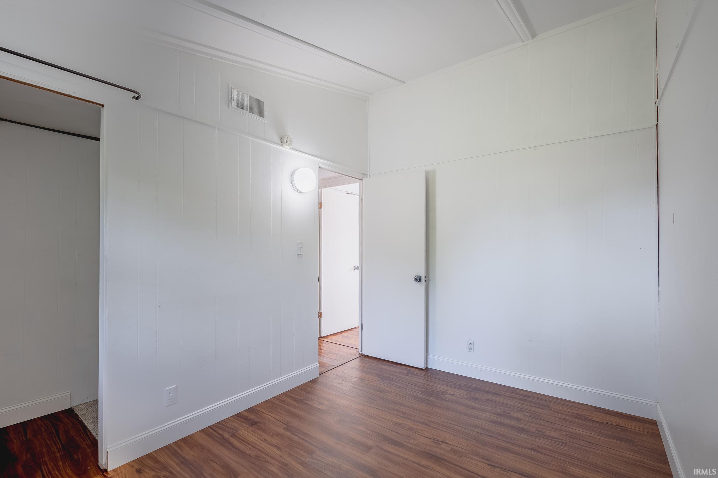 906 Court