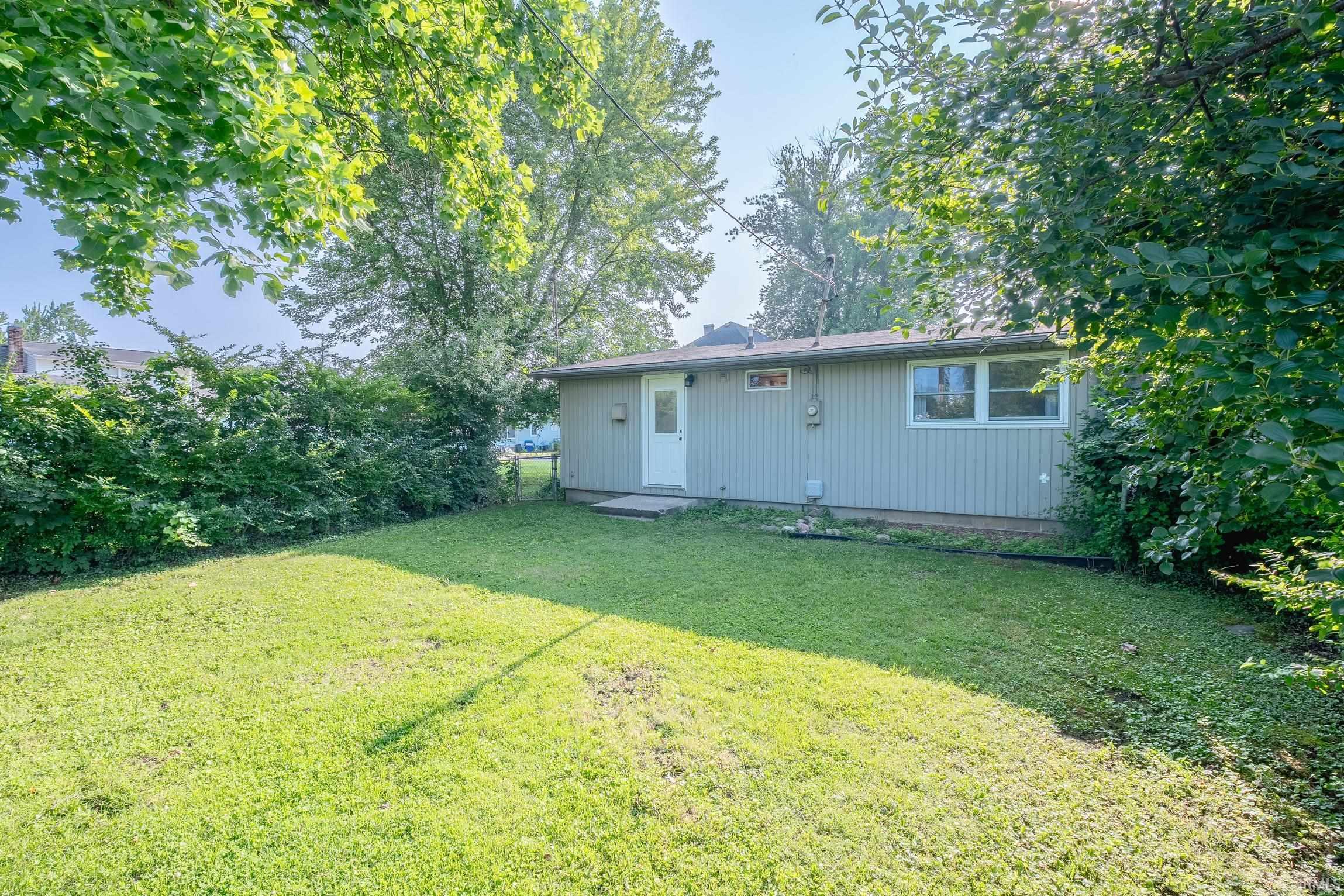 906 Court