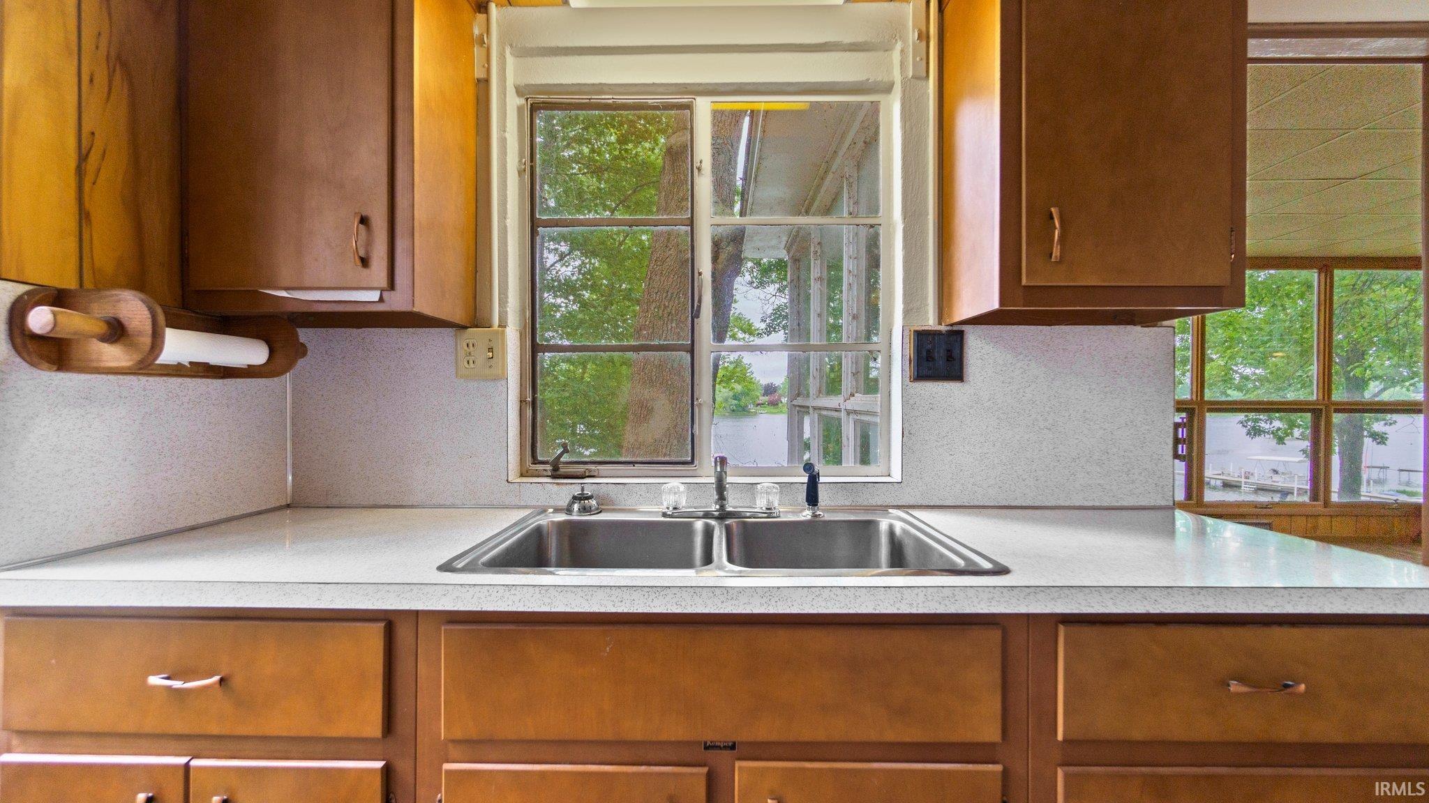 4910 Shore Park
