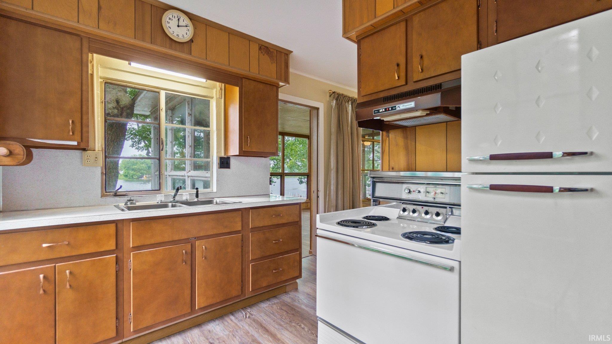 4910 Shore Park