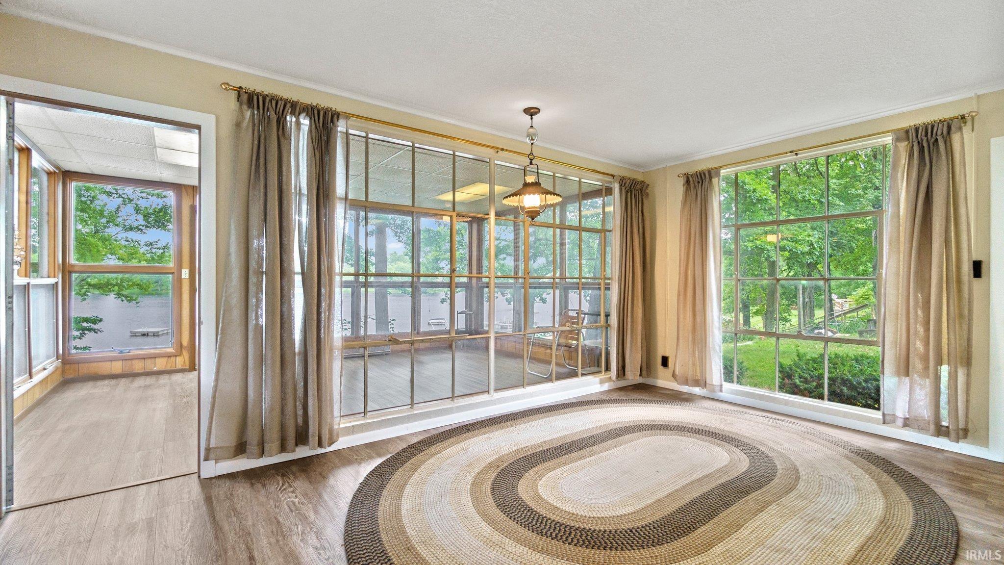 4910 Shore Park