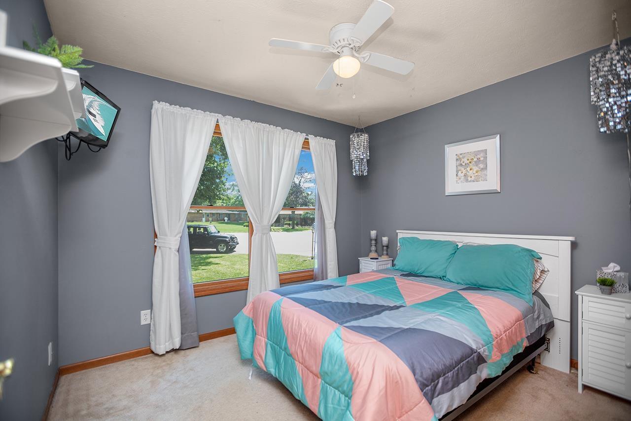 23715 River Lake