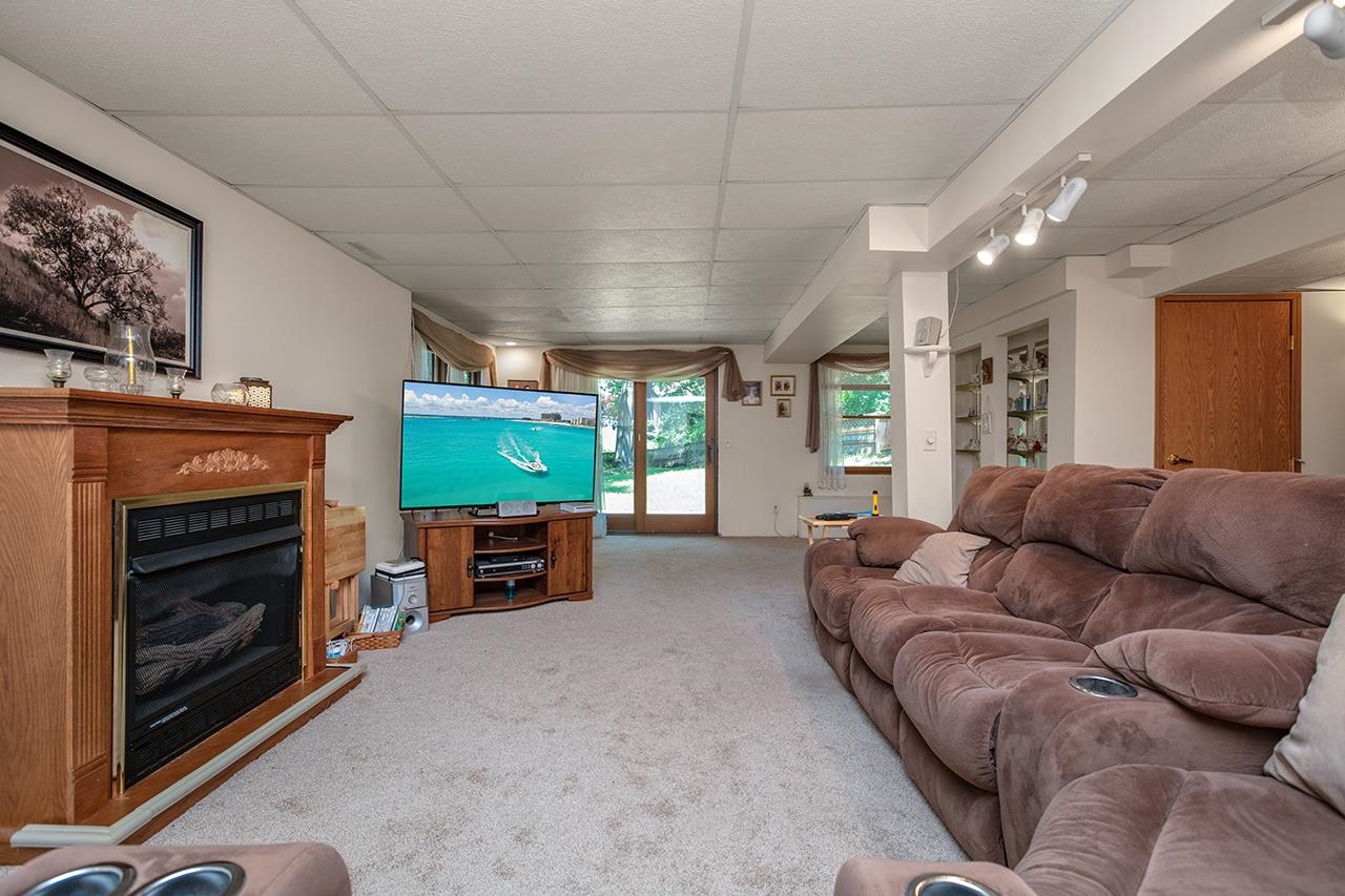 23715 River Lake