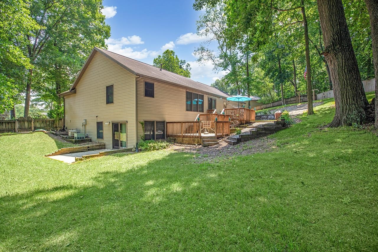 23715 River Lake
