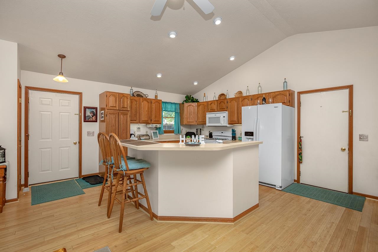23715 River Lake