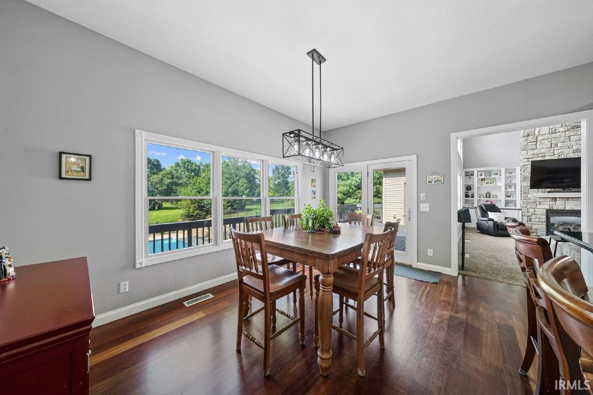 2245 Creekview