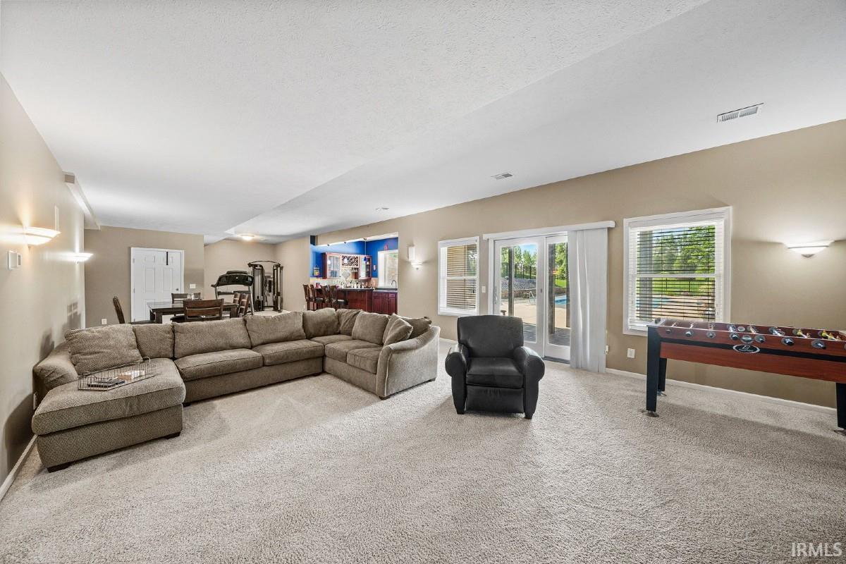 2245 Creekview