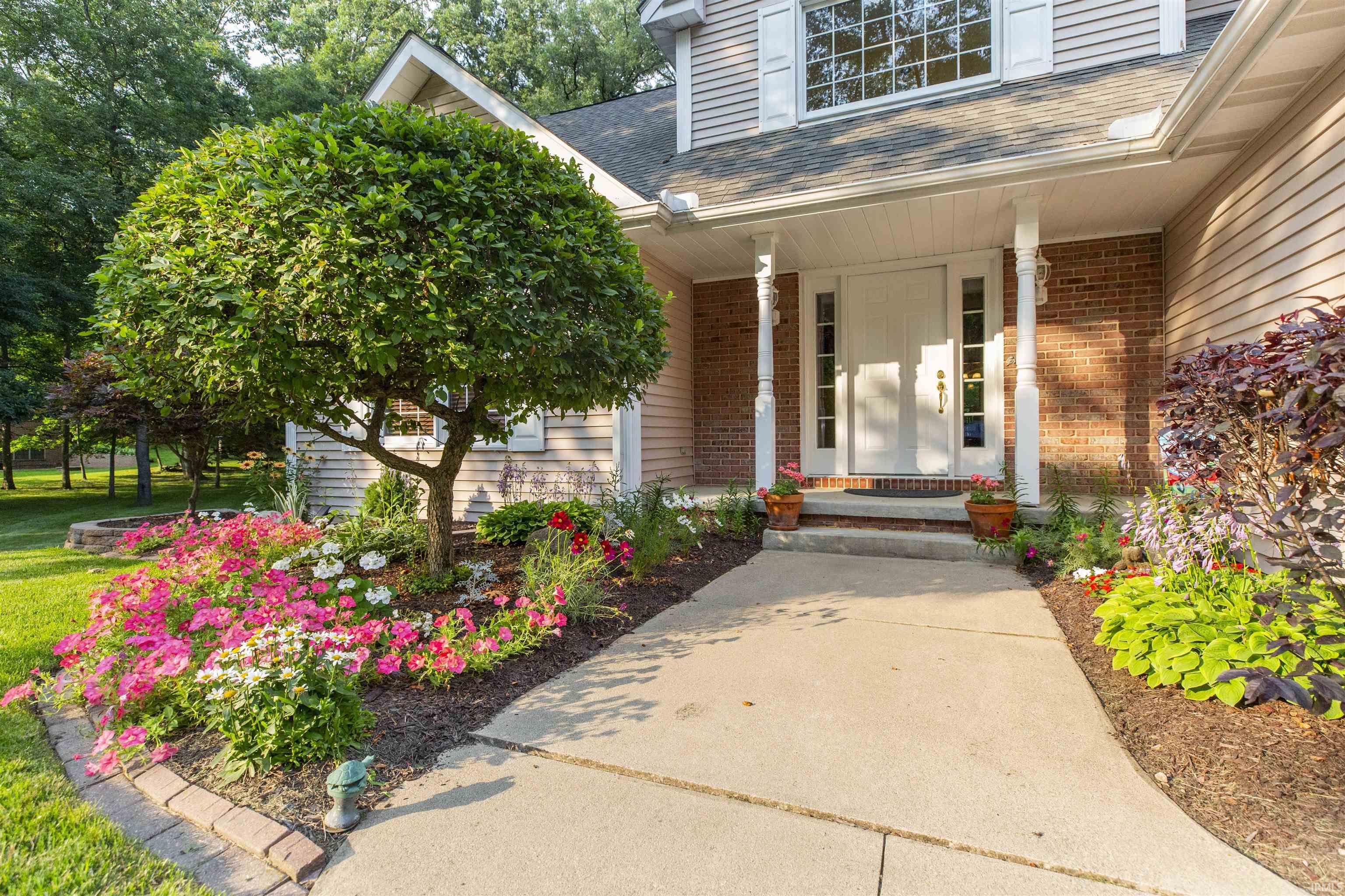 2611 Hillcrest