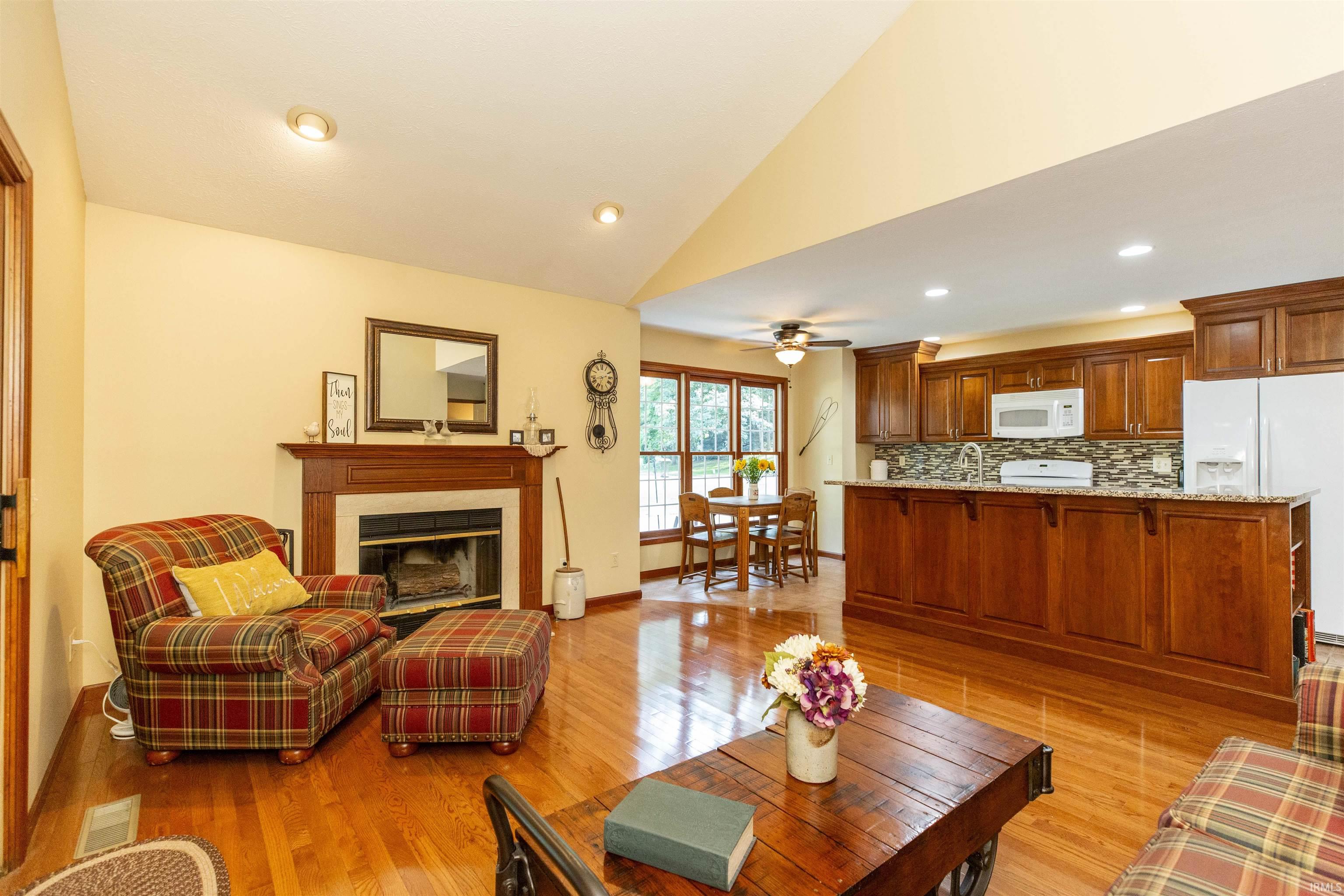 2611 Hillcrest