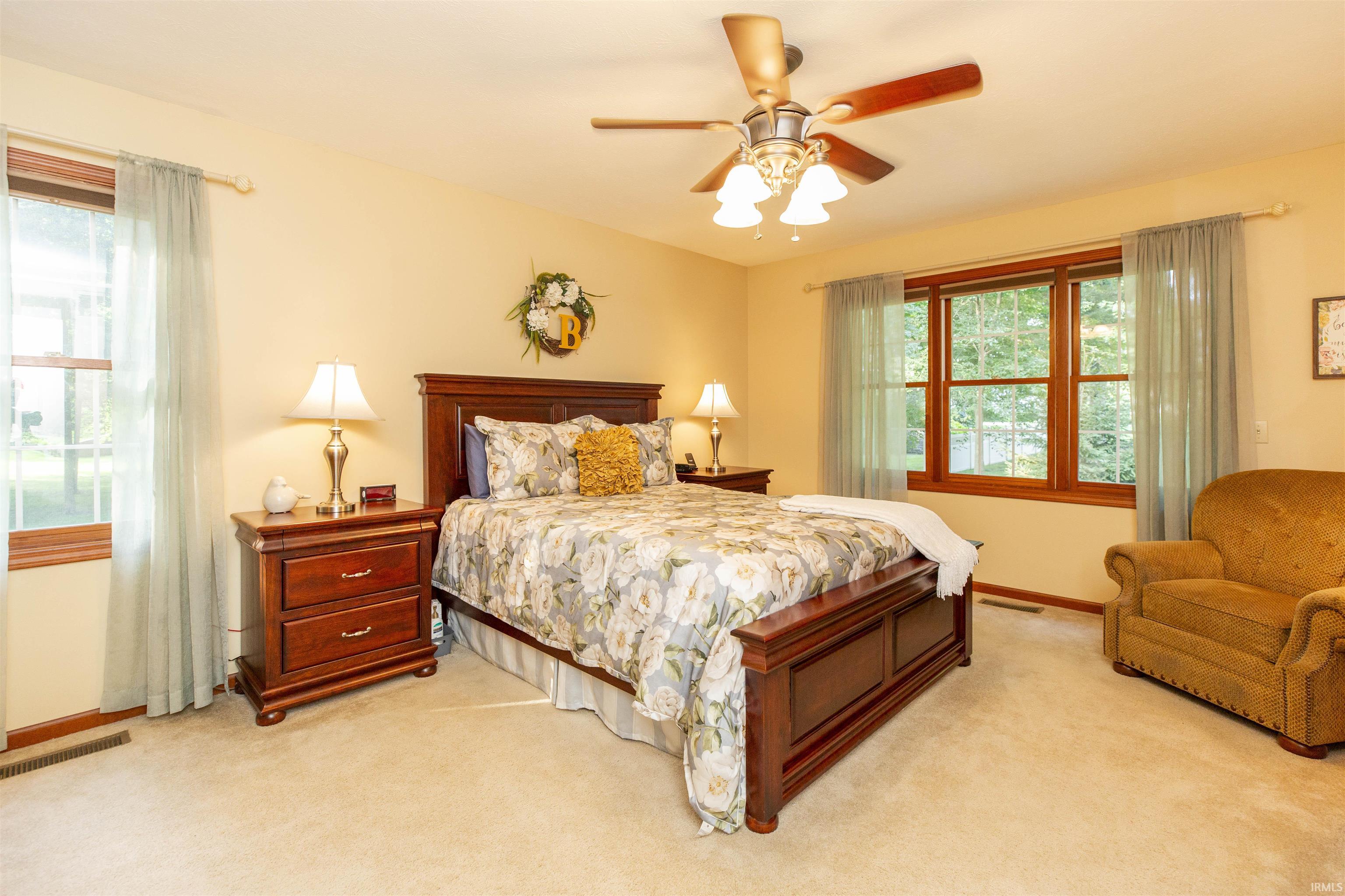 2611 Hillcrest