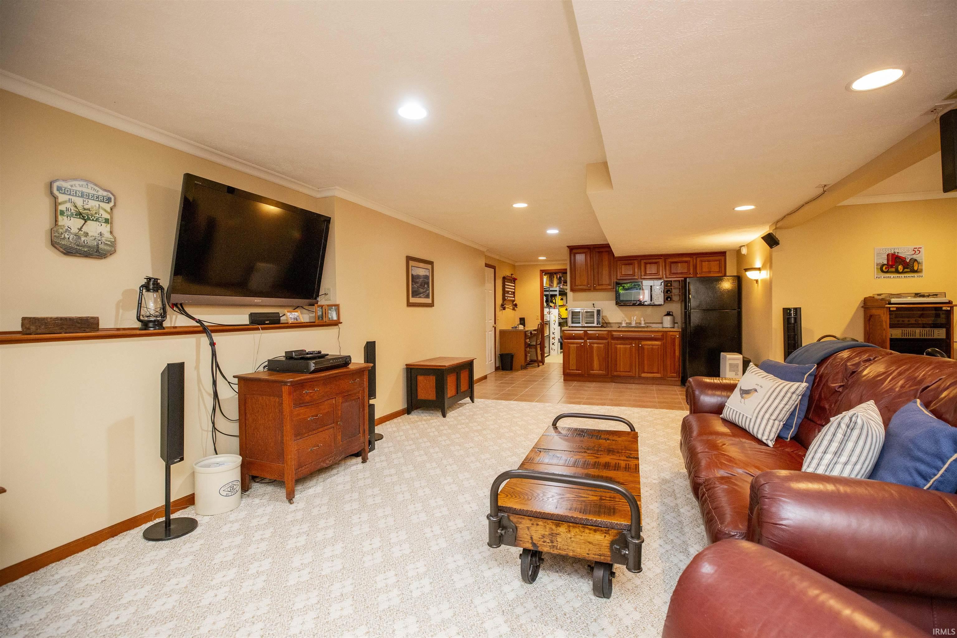 2611 Hillcrest