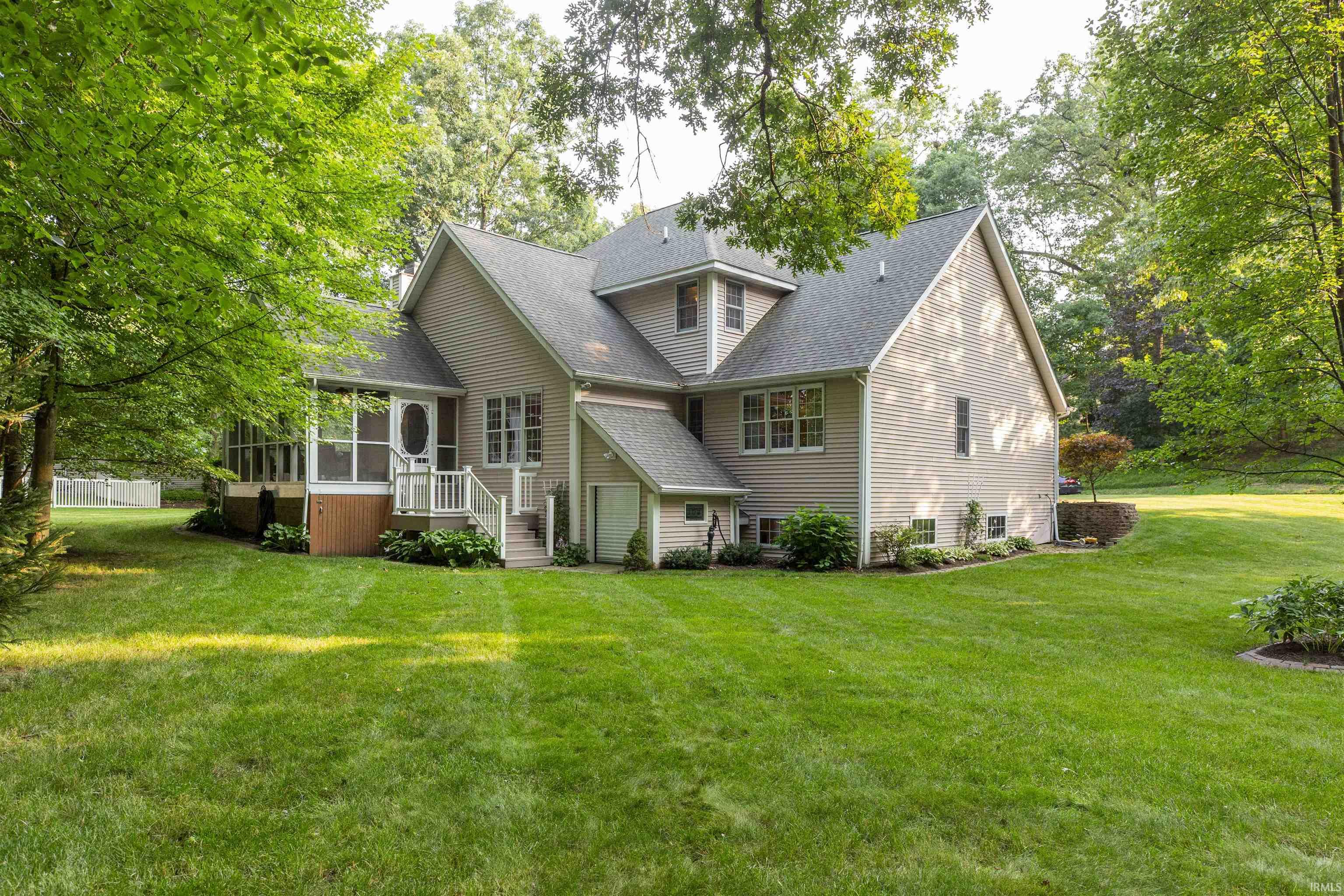 2611 Hillcrest