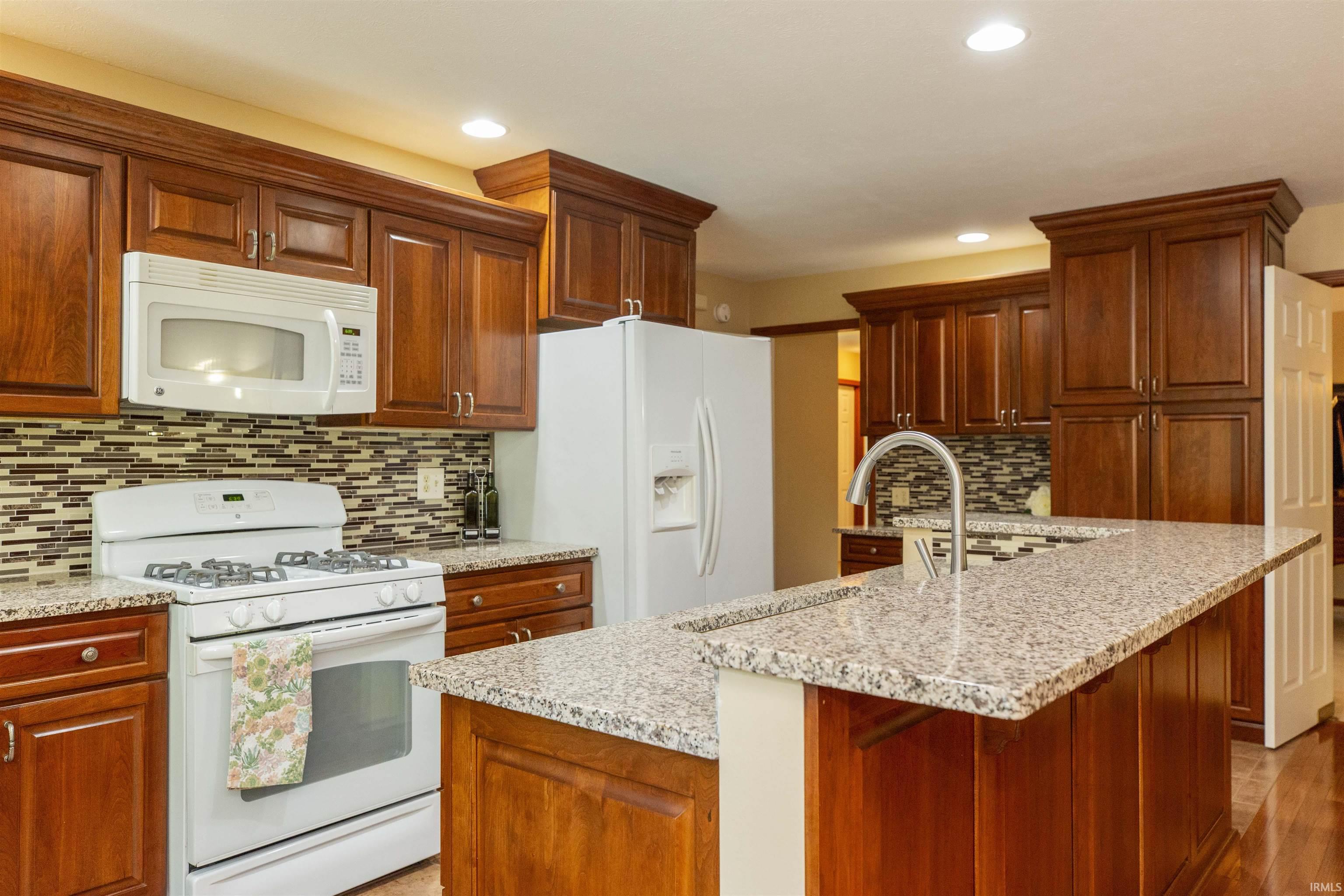 2611 Hillcrest