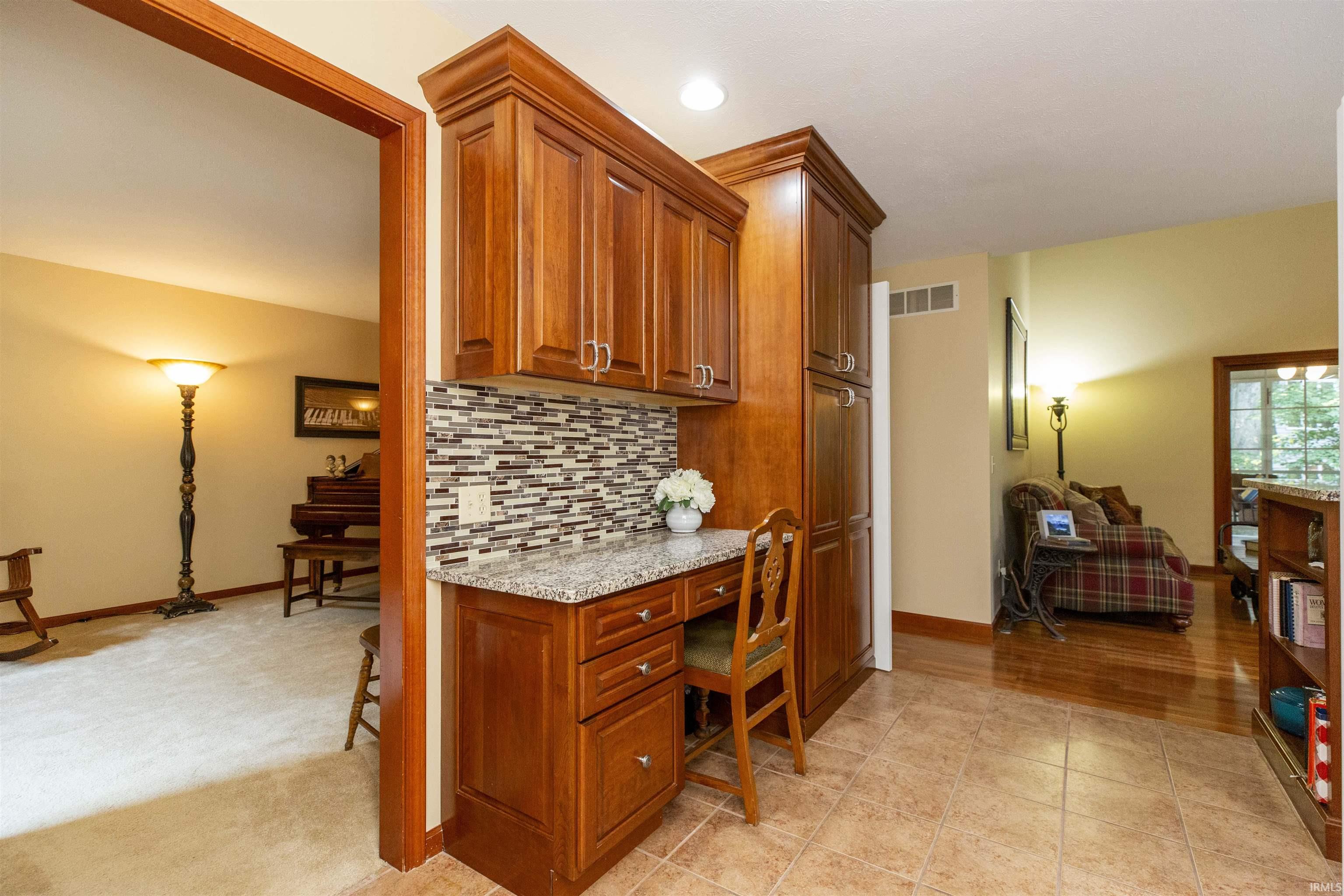 2611 Hillcrest