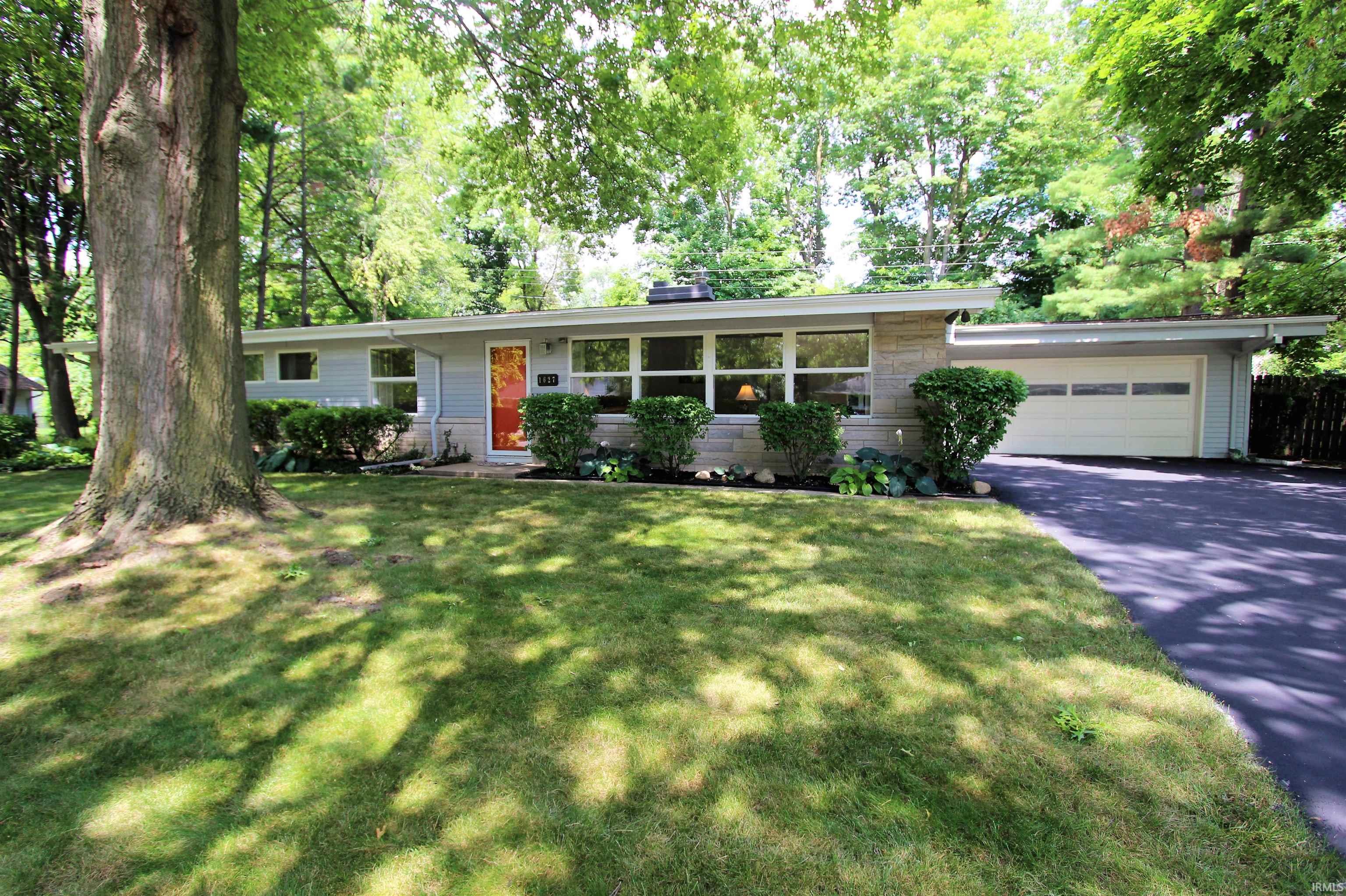 1627 Southbrook
