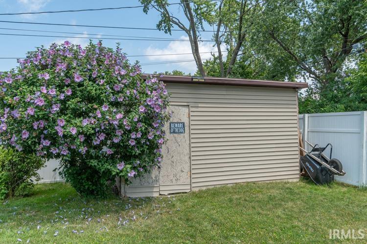 2208 Douglas