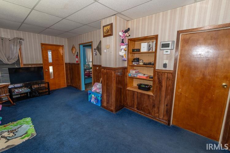 2208 Douglas
