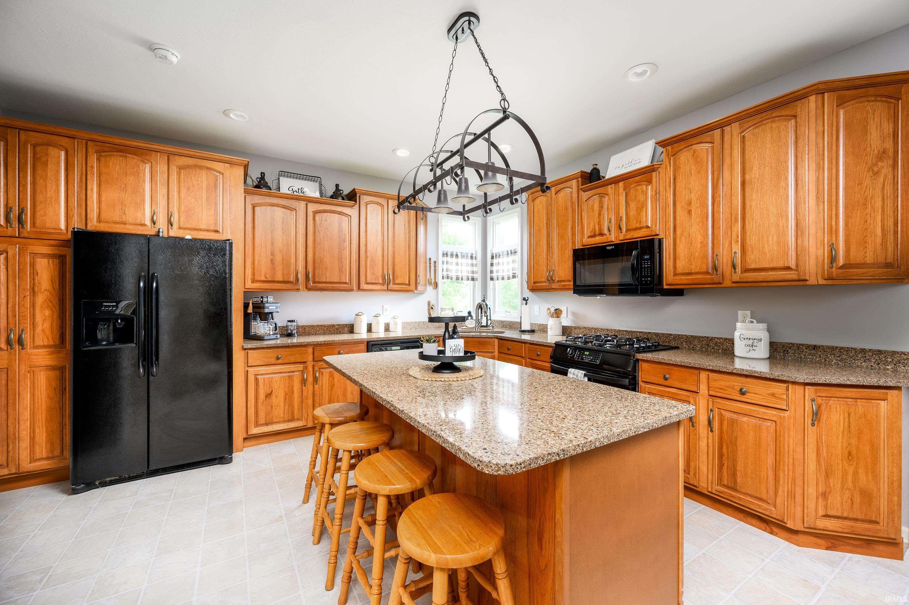 1810 Walnut