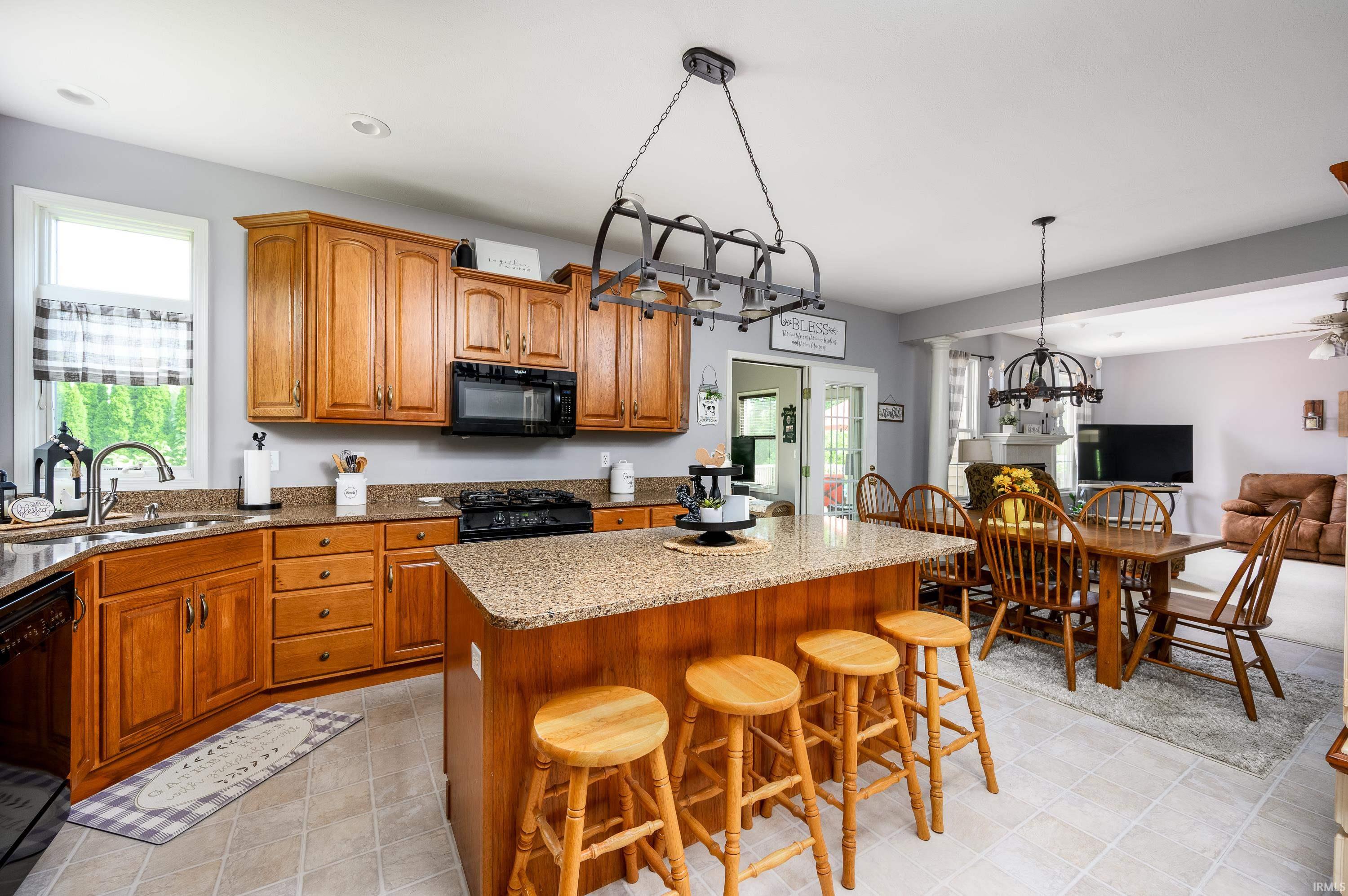 1810 Walnut