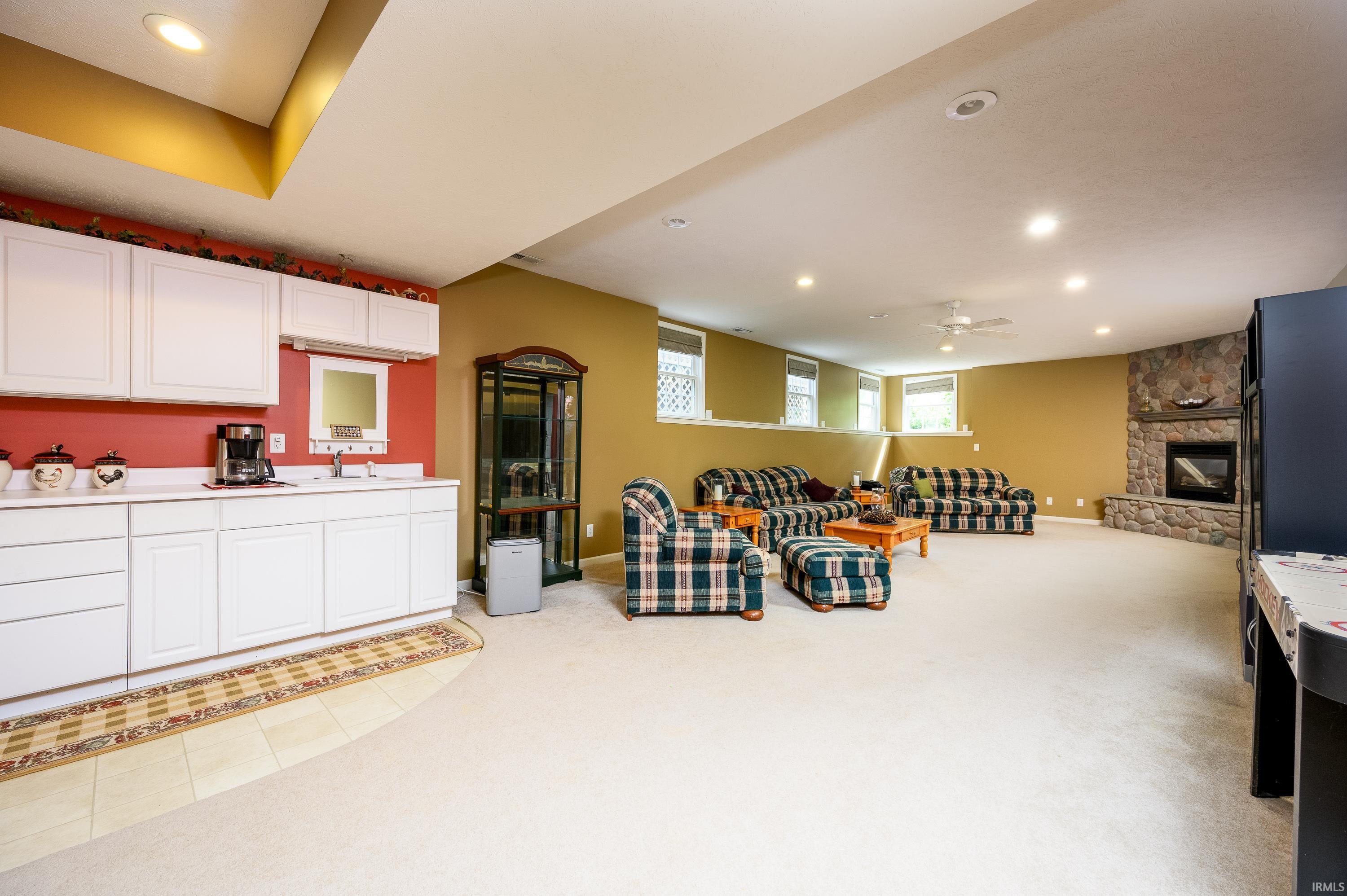 1810 Walnut