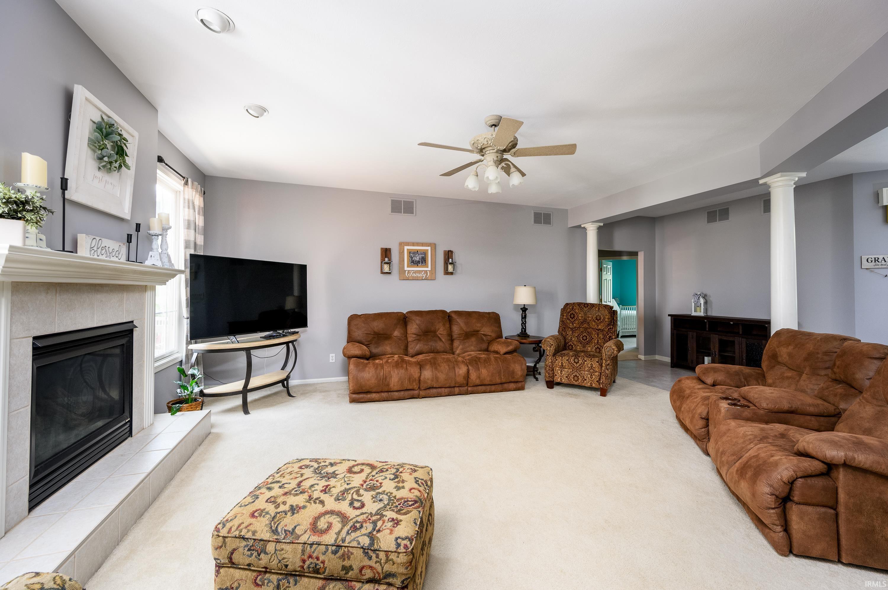1810 Walnut