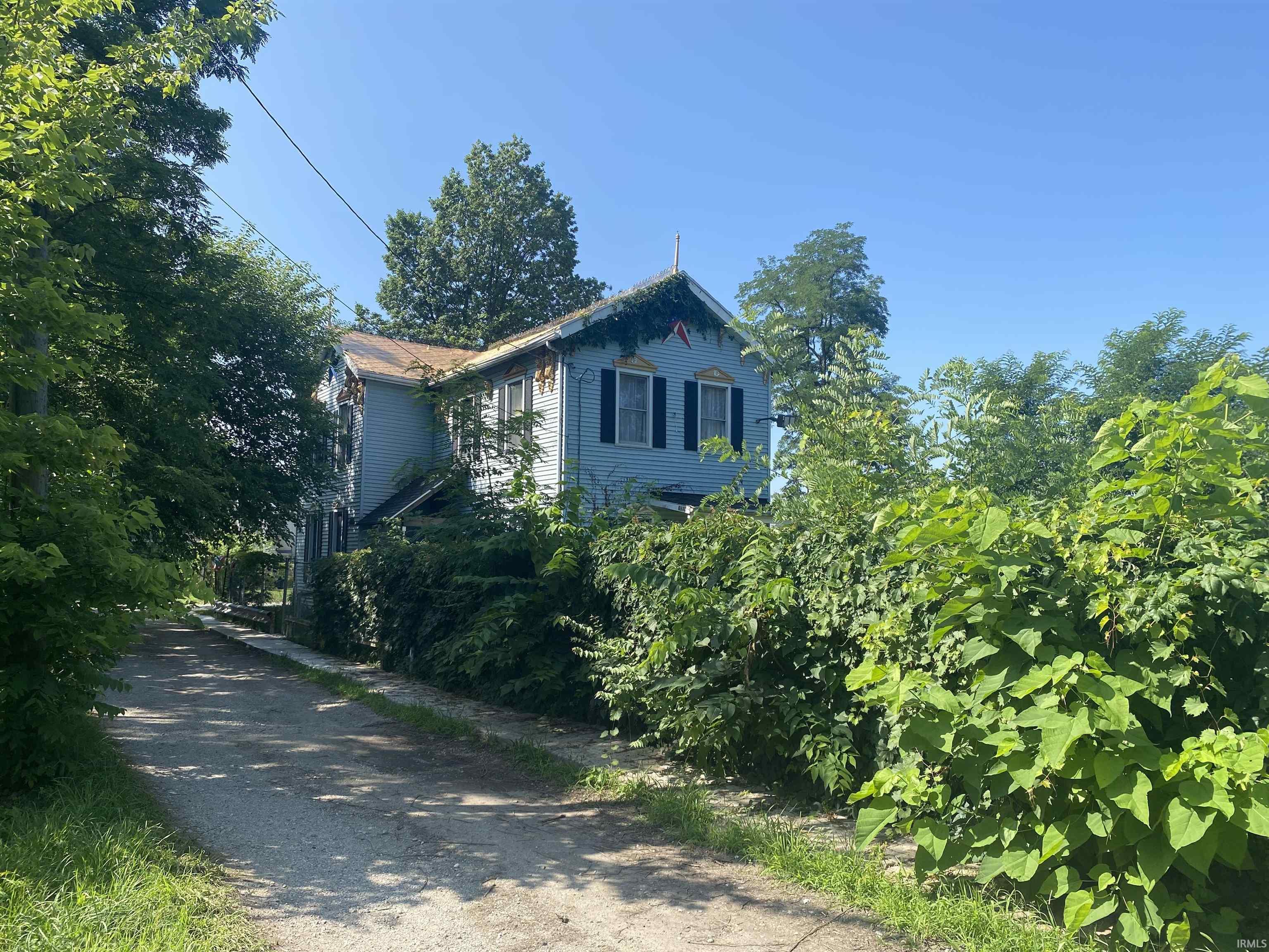1059 Lasalle