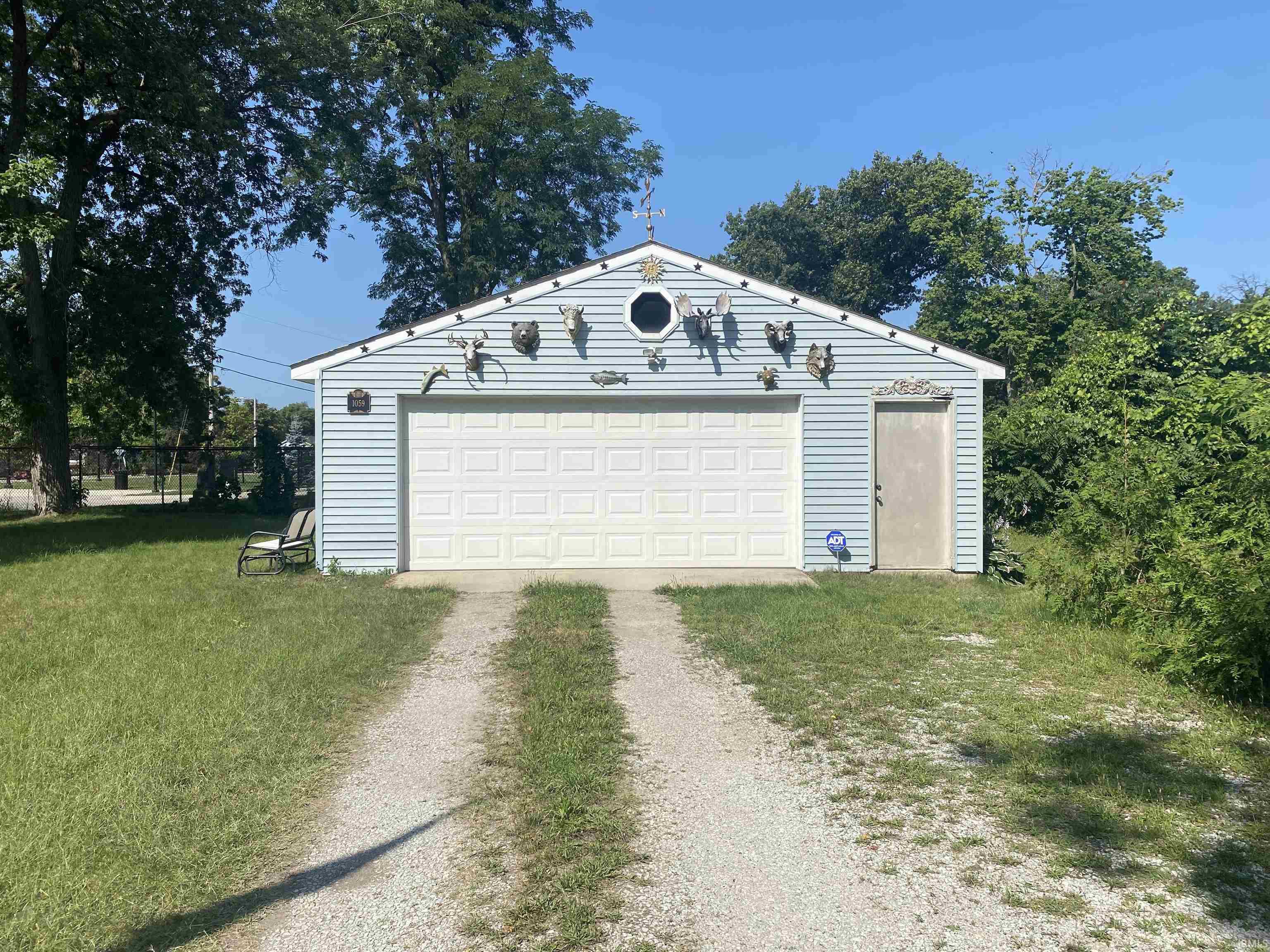 1059 Lasalle