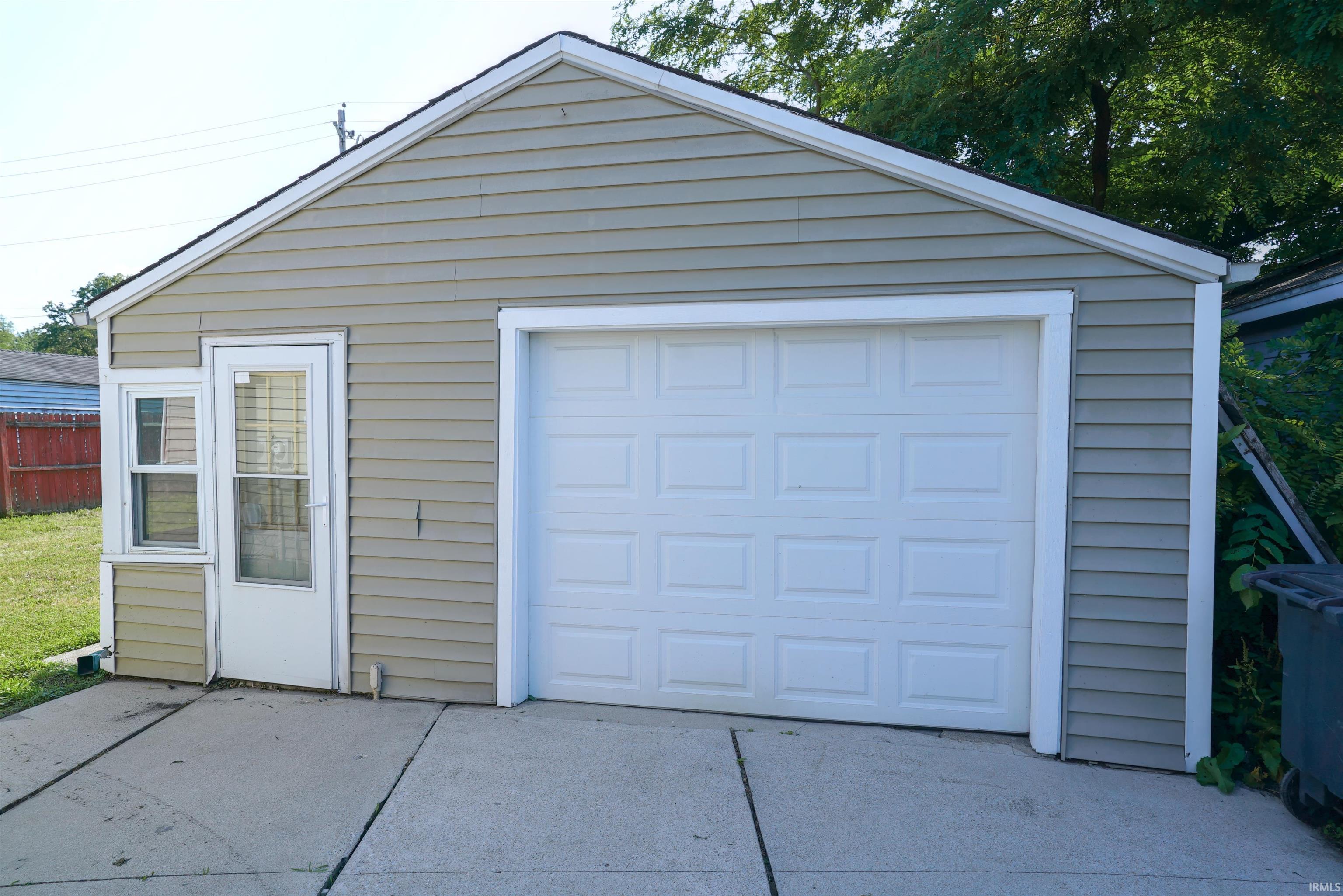 2739 Main