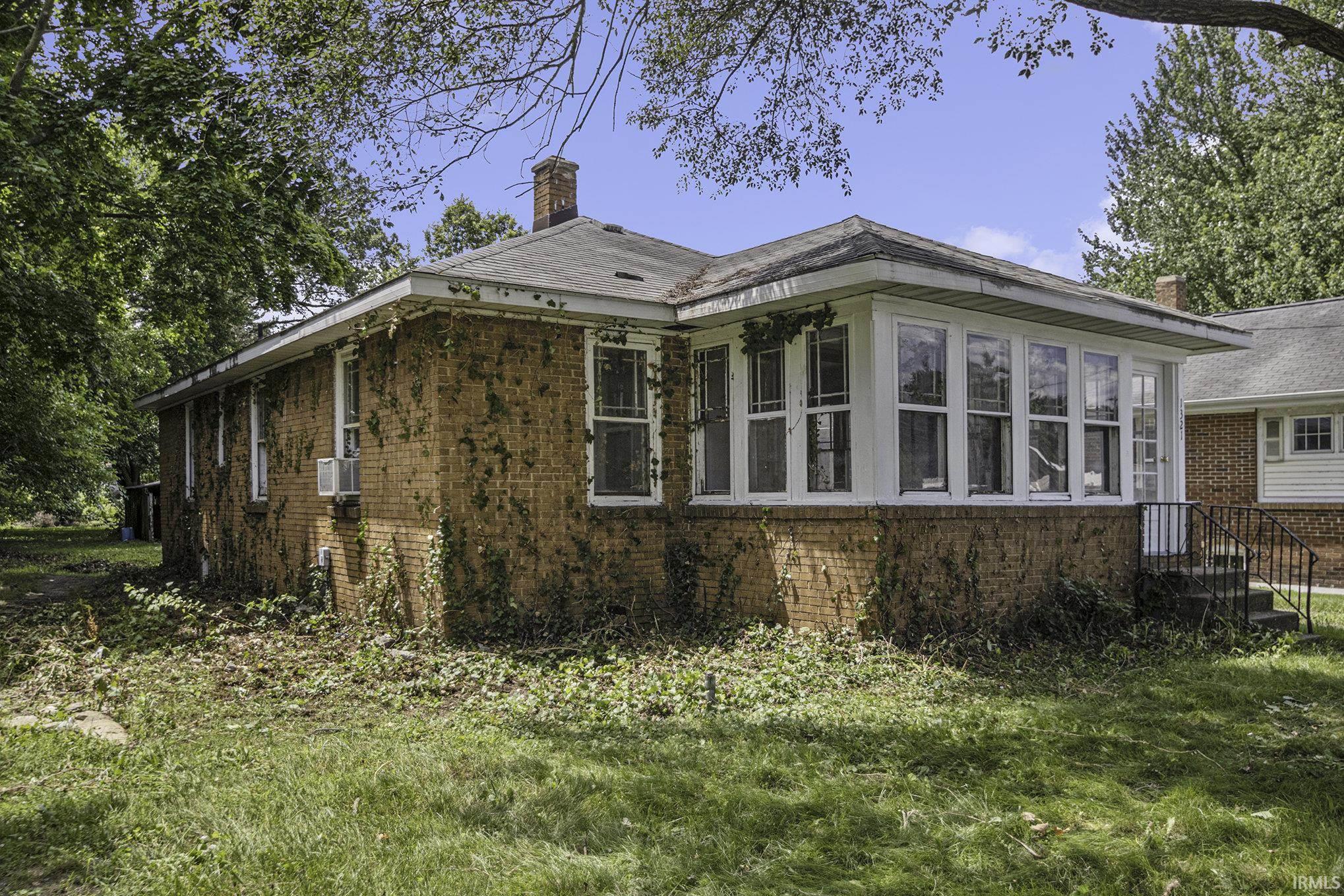 1321 Lincoln Way West