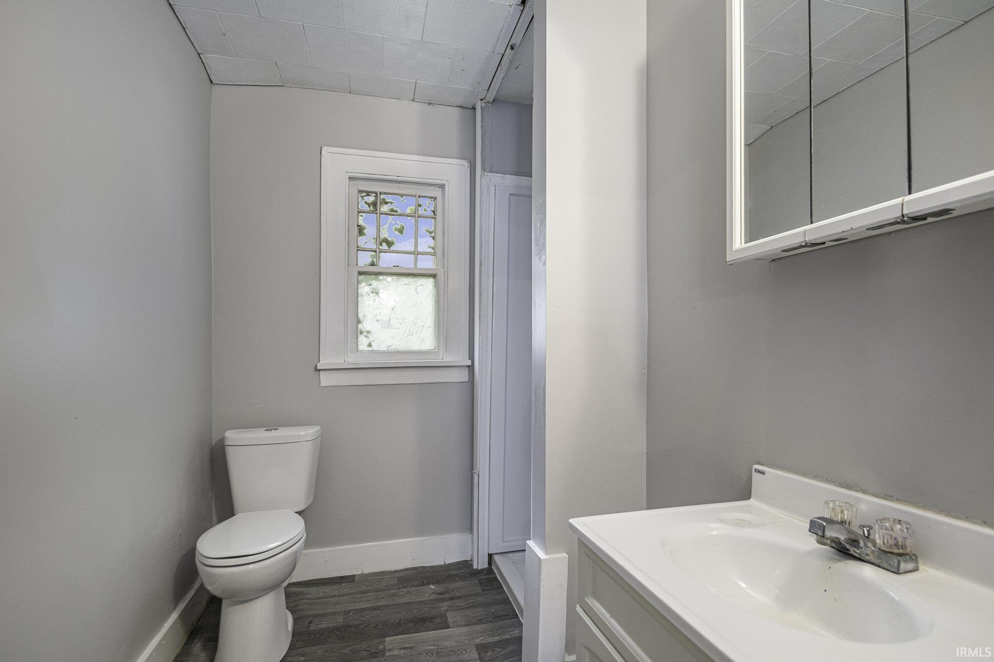 1321 Lincoln Way West