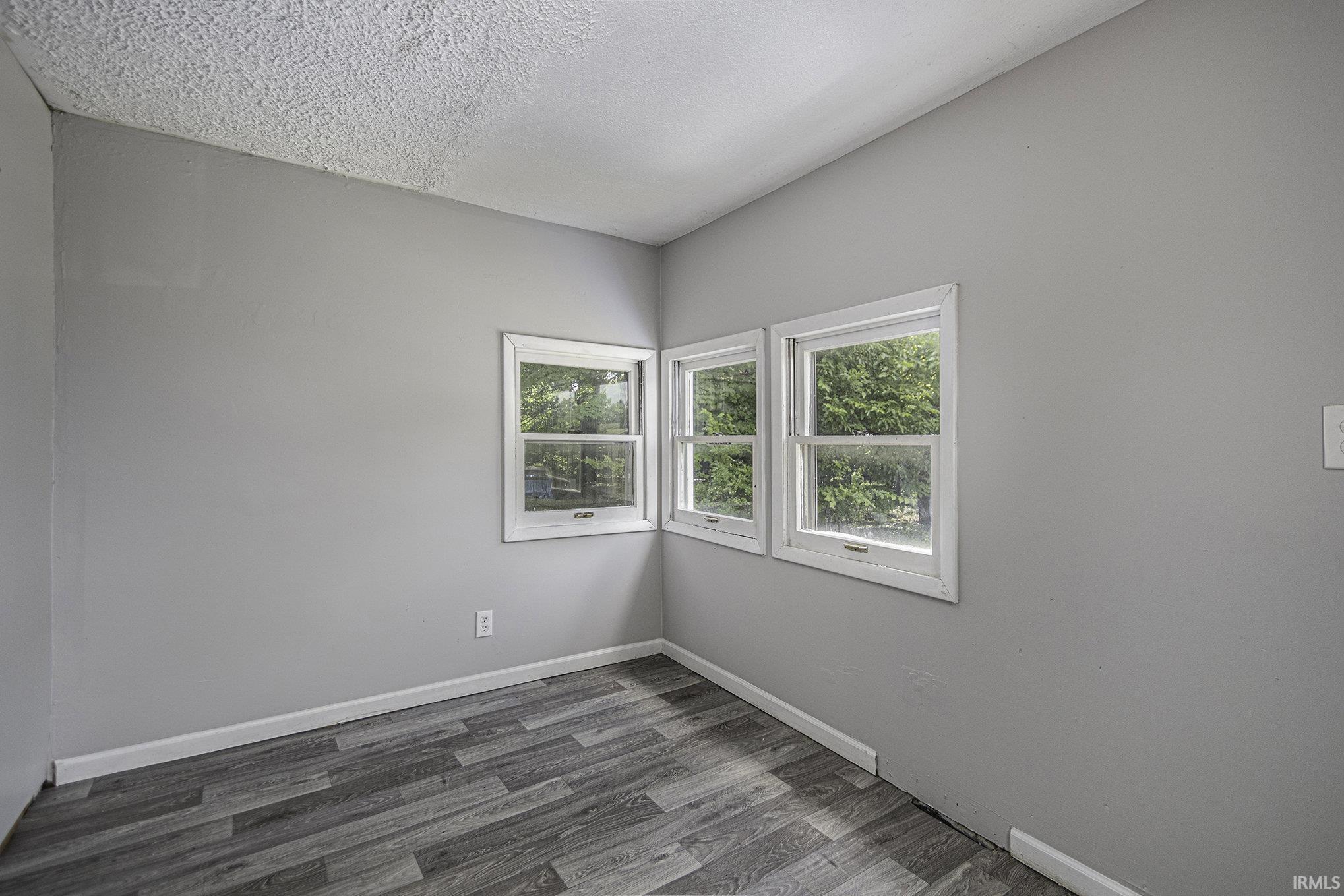 1321 Lincoln Way West