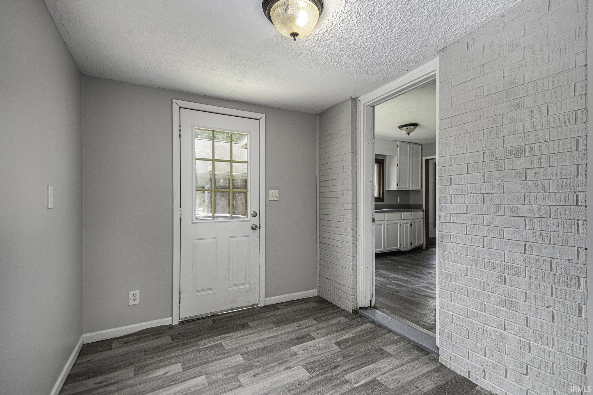 1321 Lincoln Way West