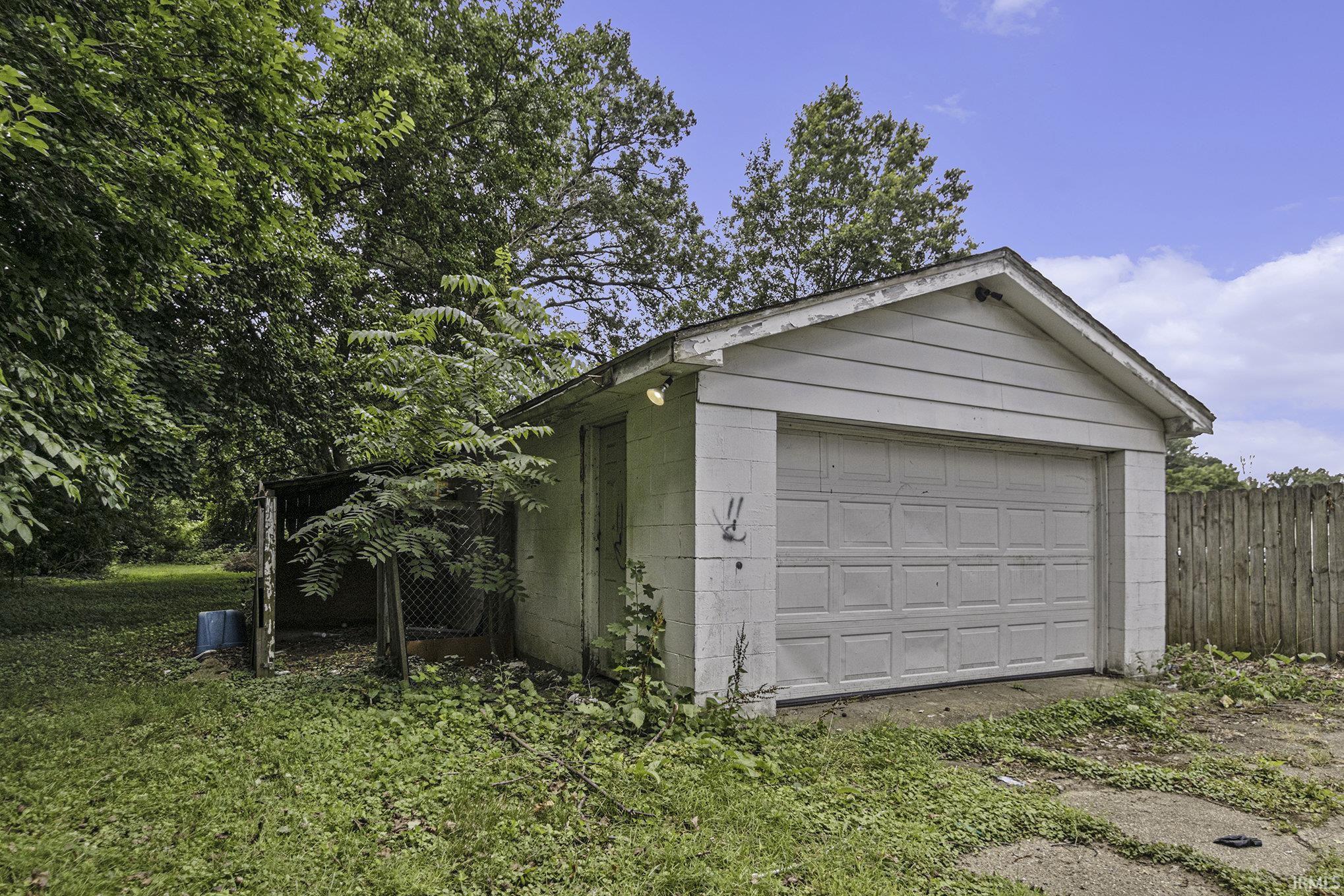1321 Lincoln Way West