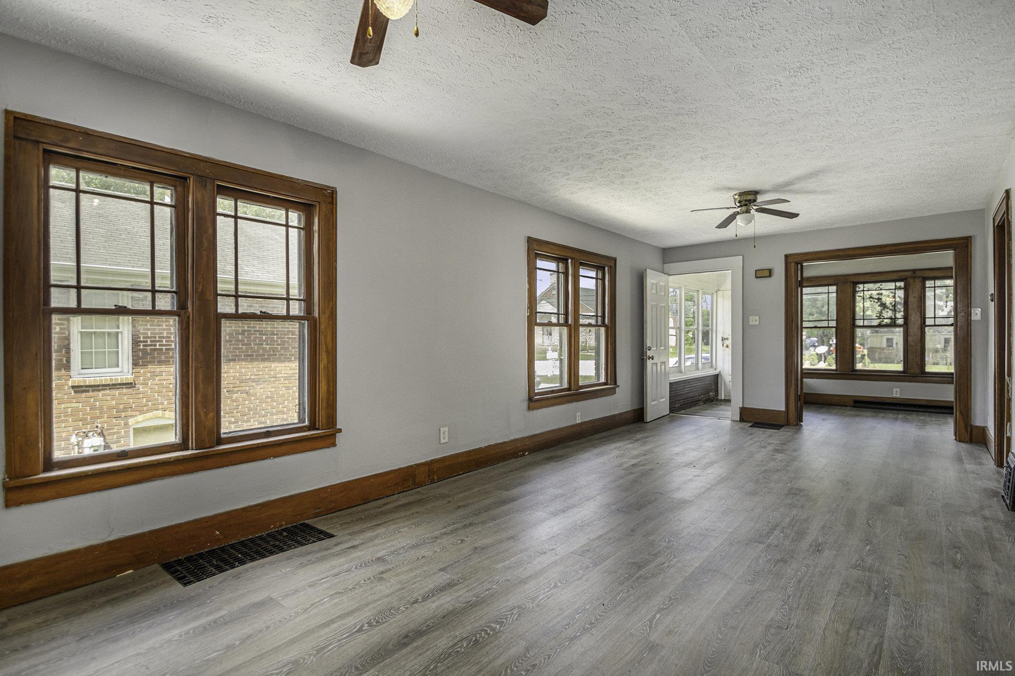 1321 Lincoln Way West