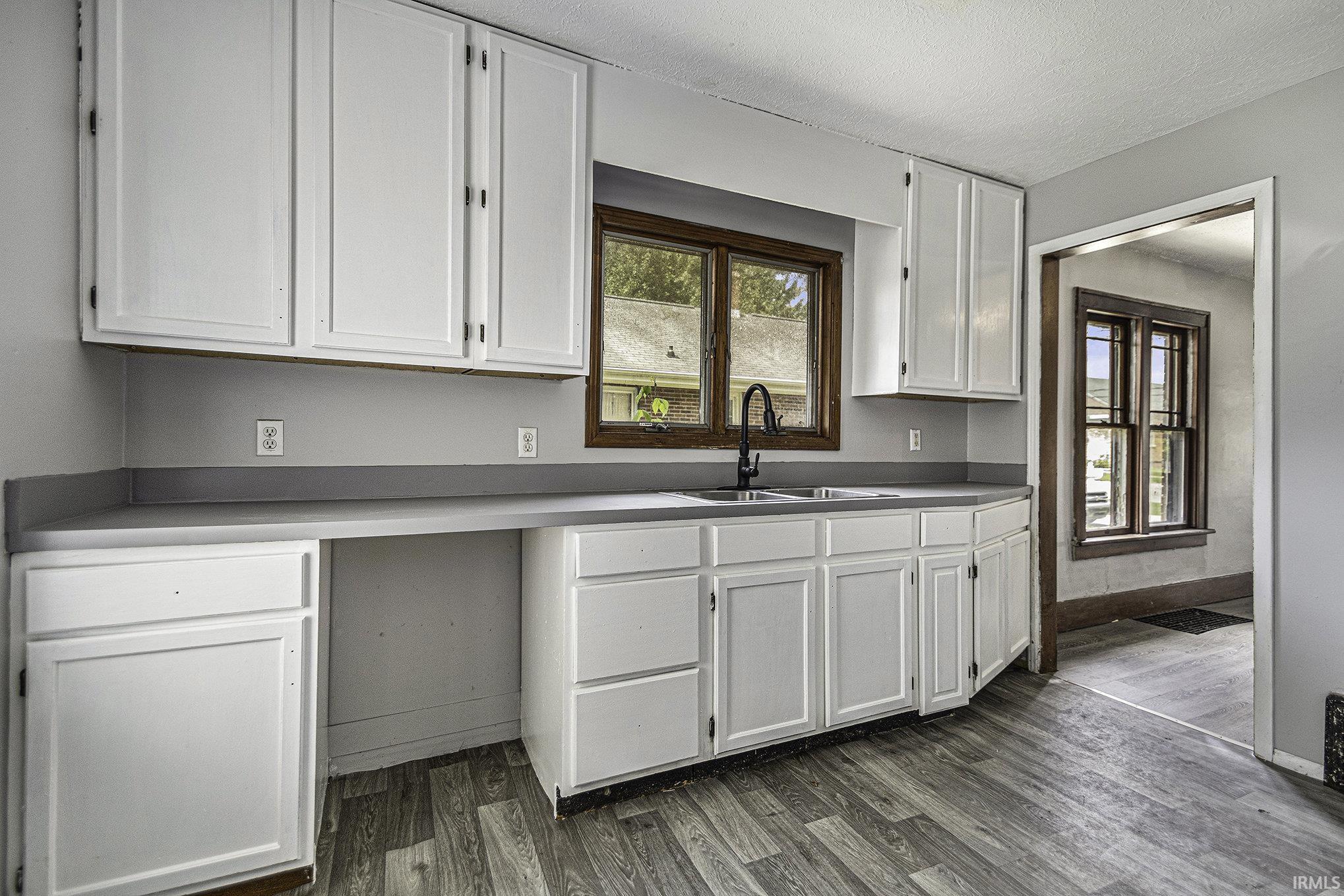 1321 Lincoln Way West