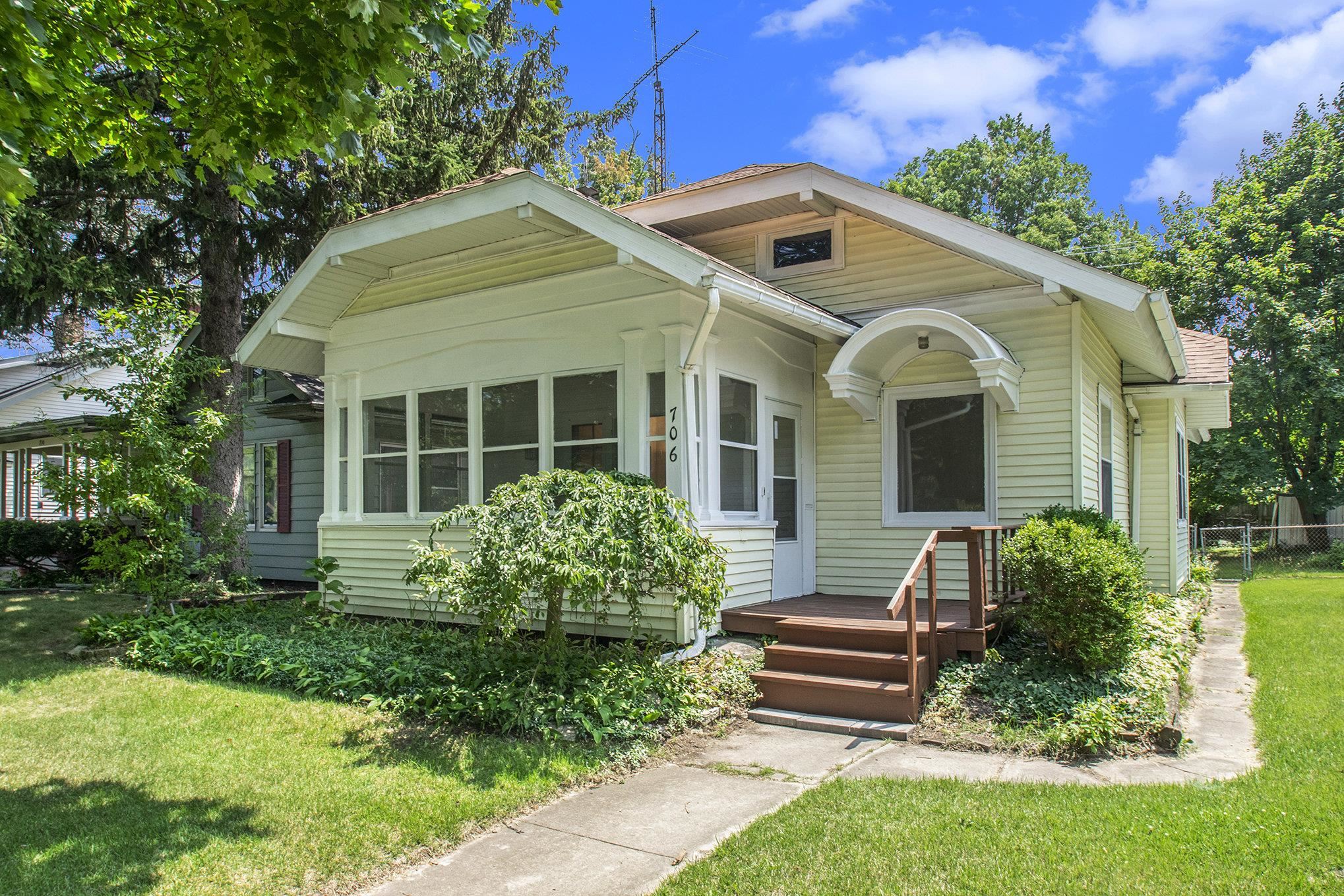 706 E Ewing