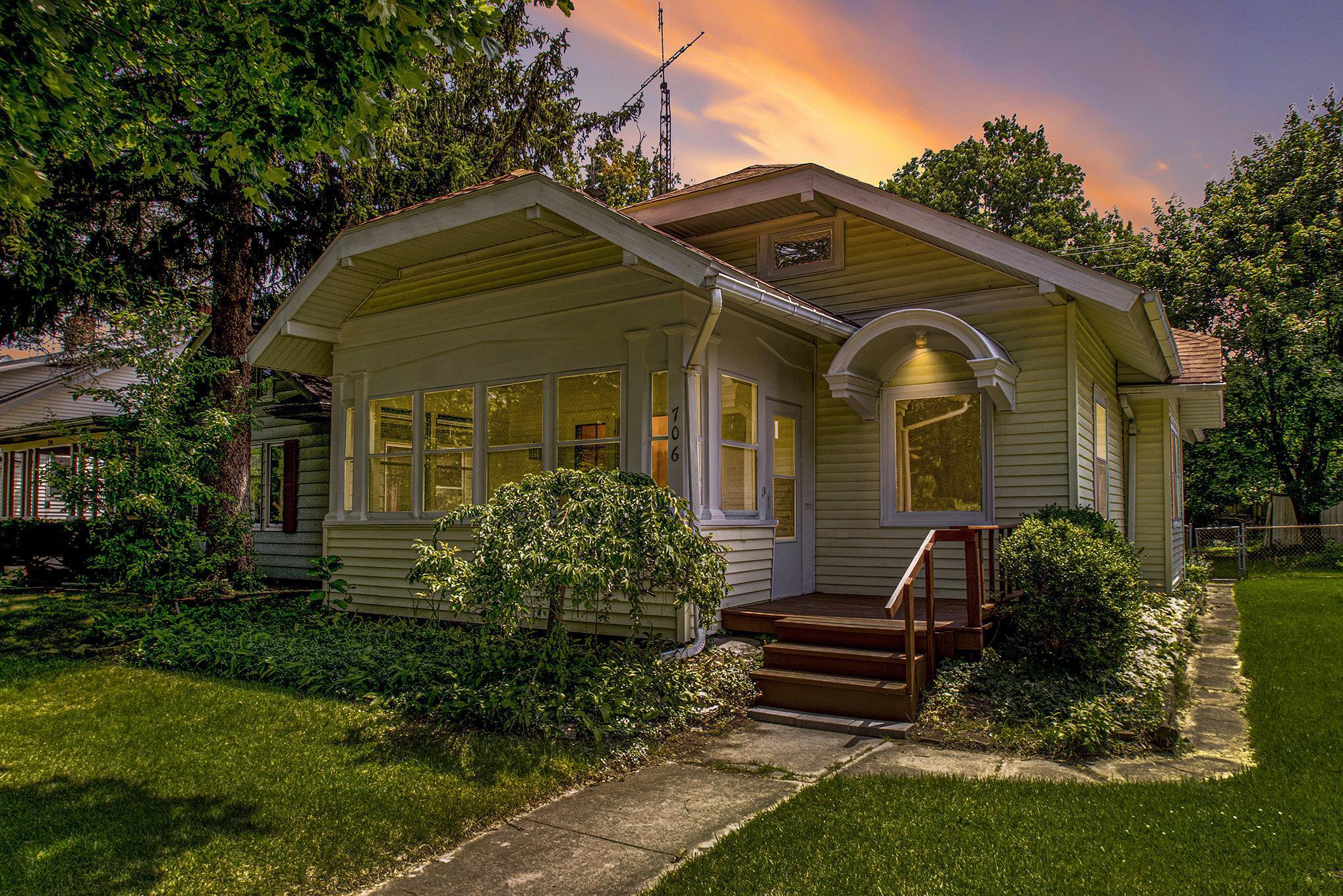 706 E Ewing