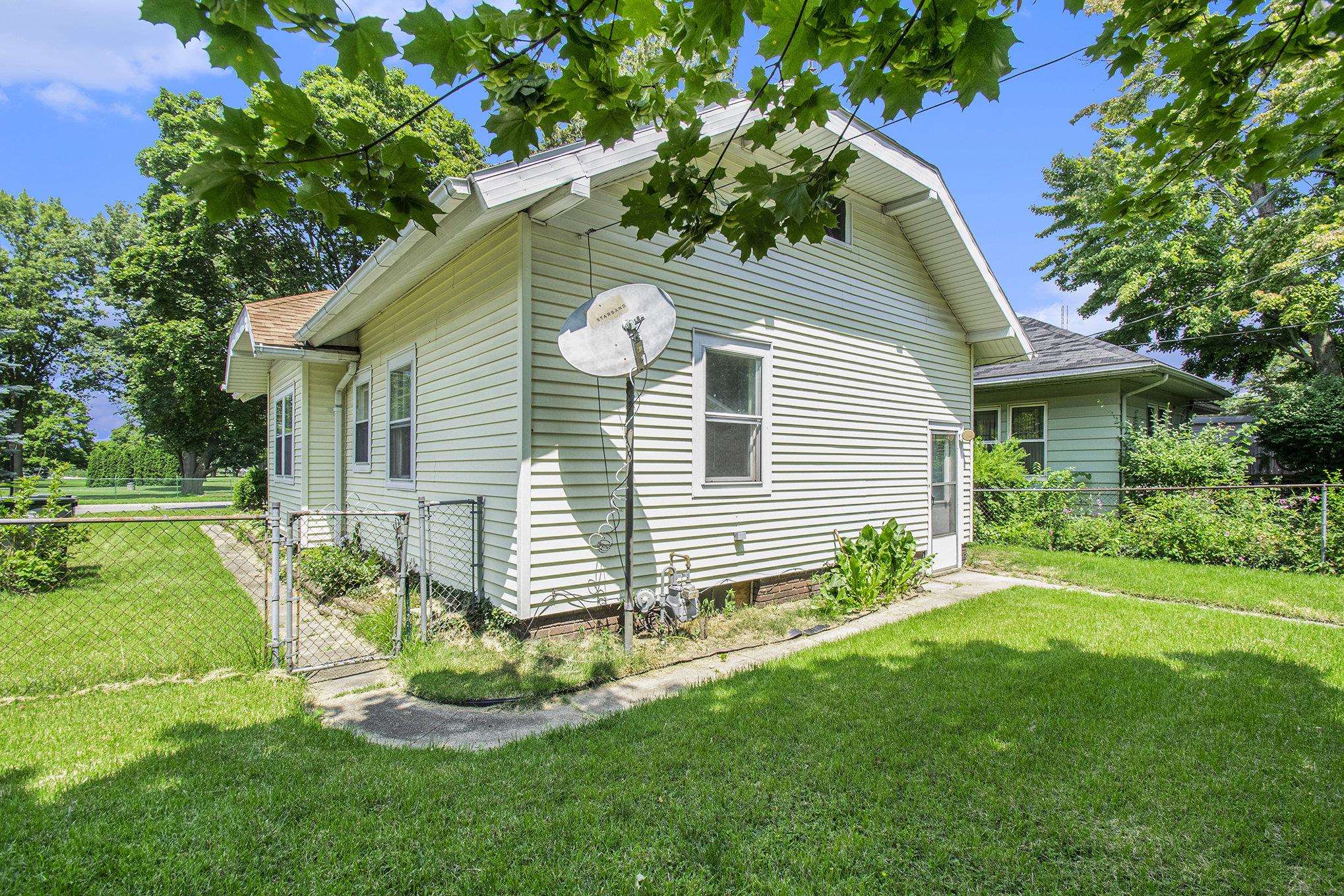 706 E Ewing