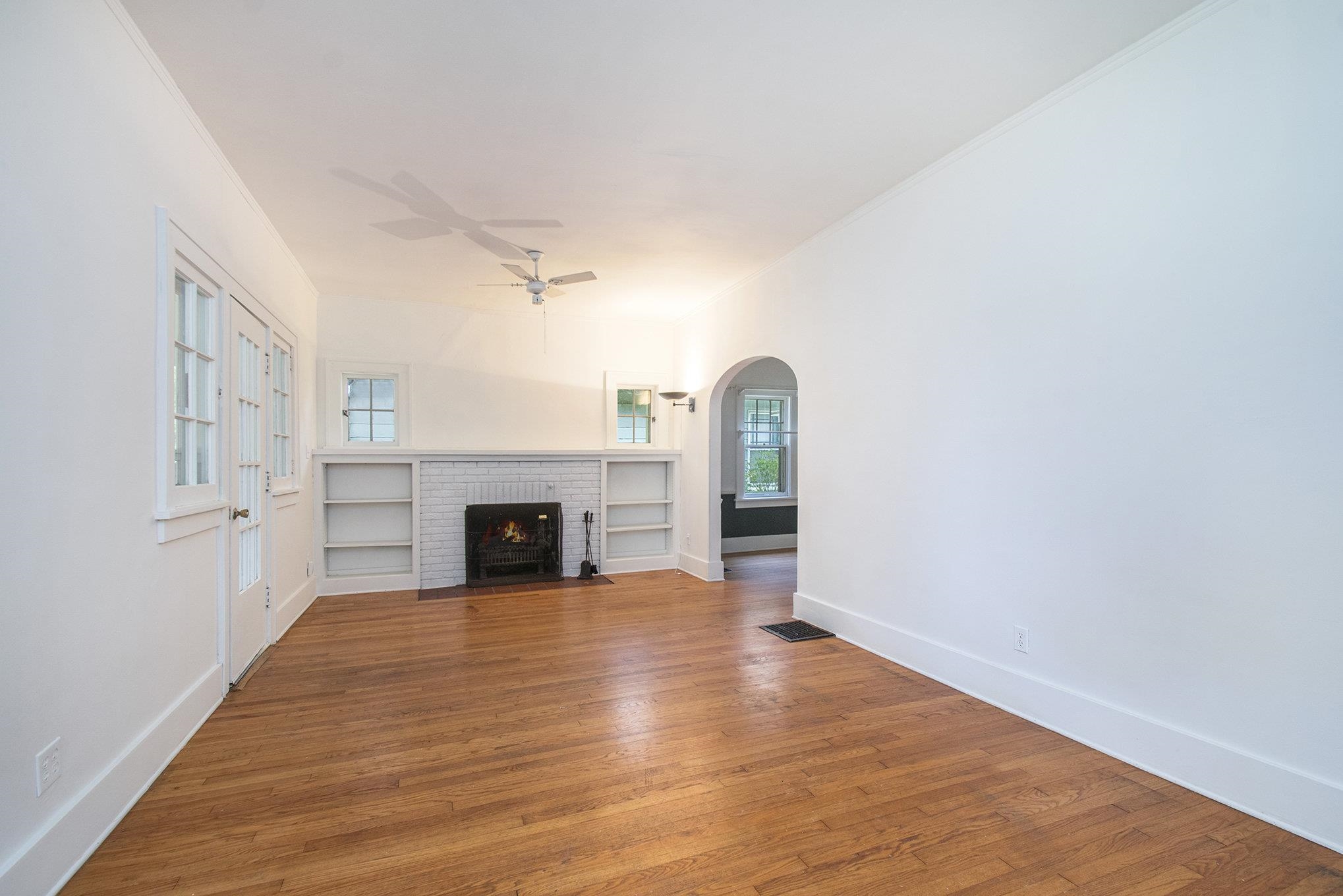 706 E Ewing
