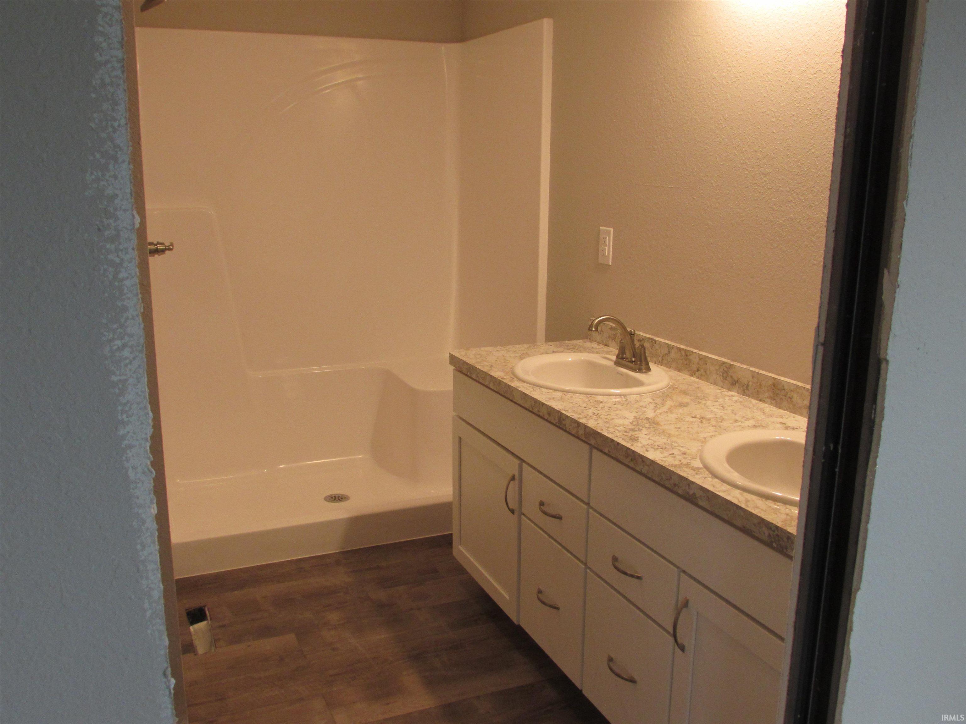 56272 River Shore