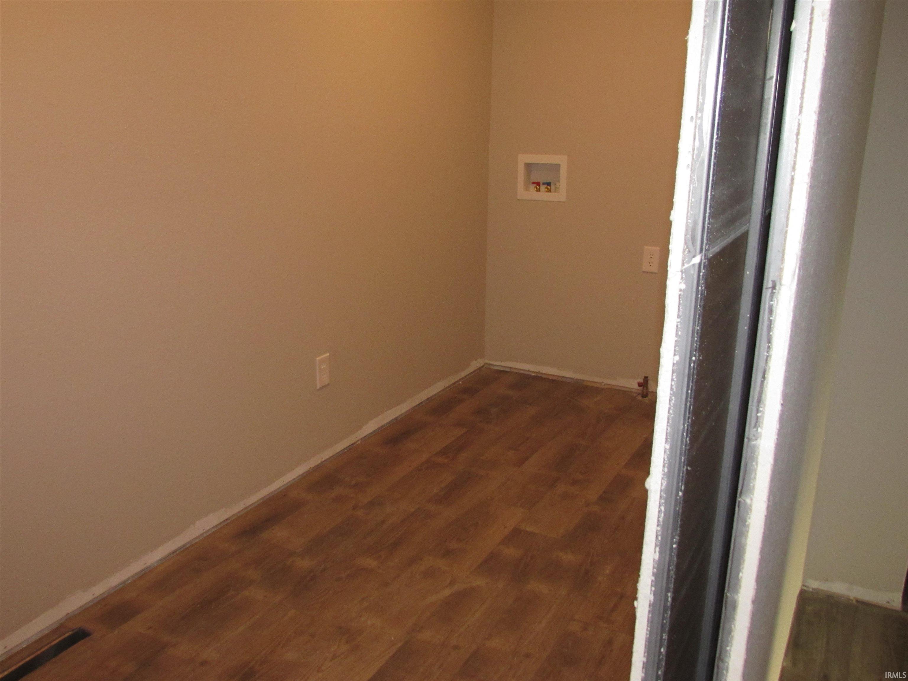 56272 River Shore