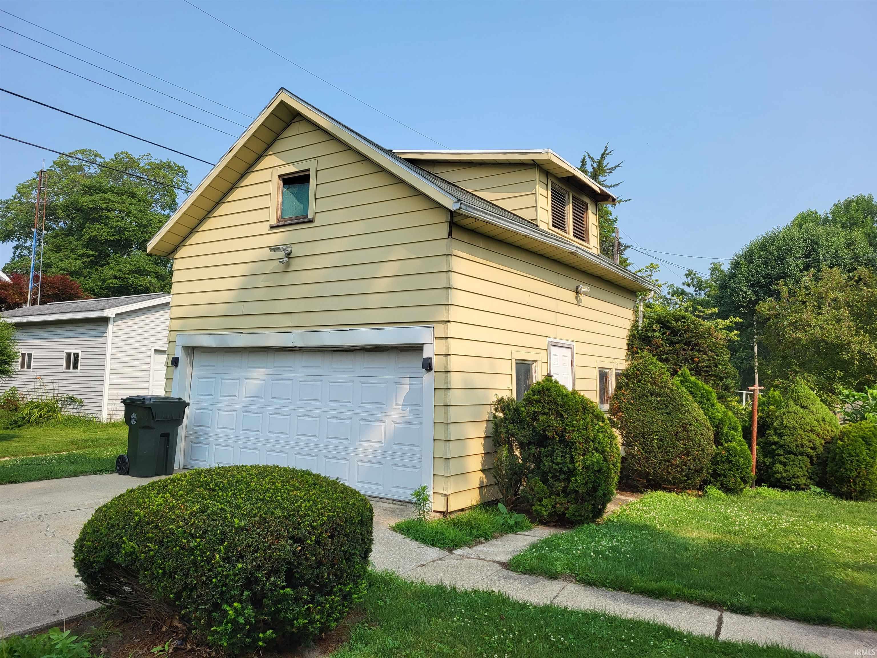 814 Thayer