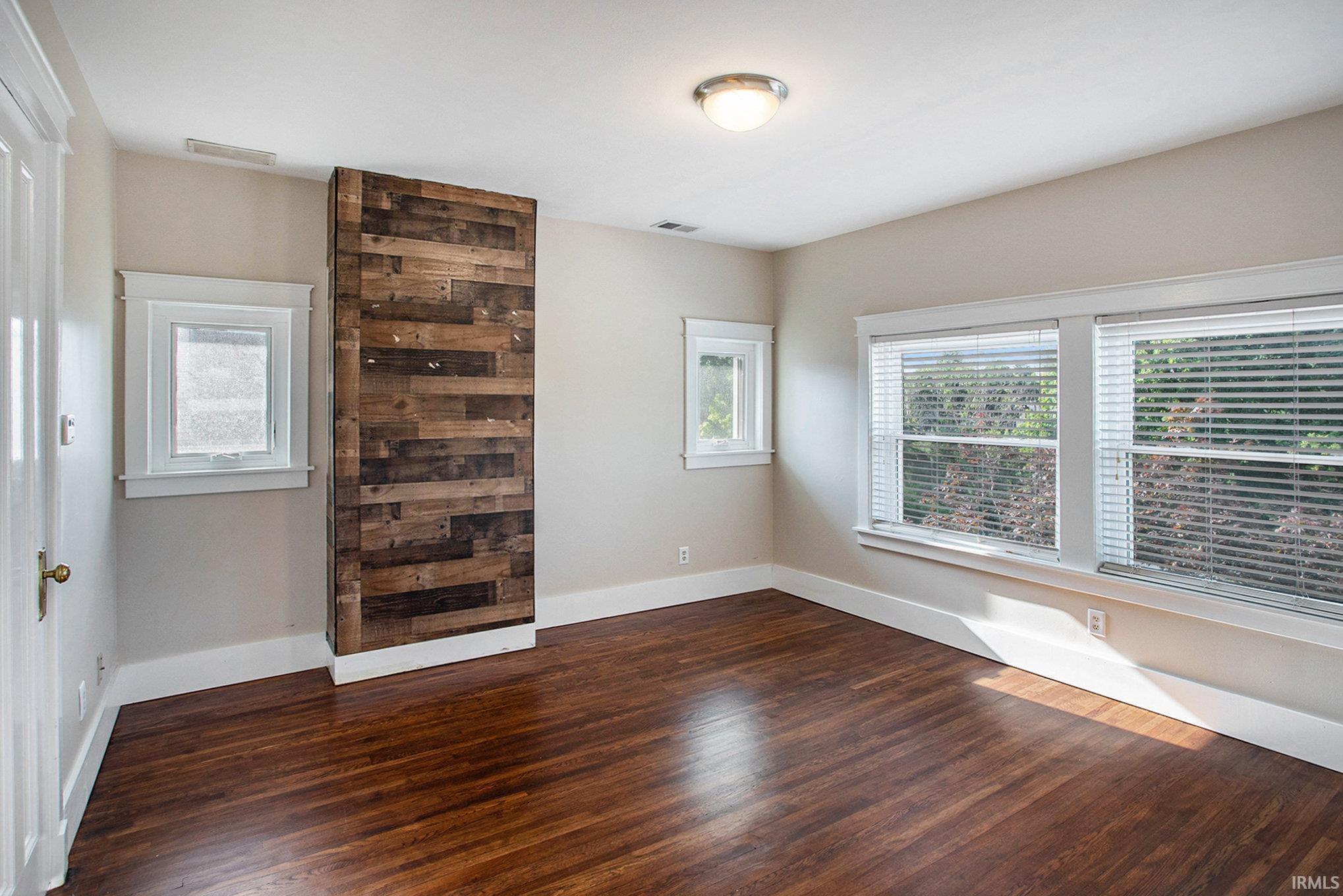301 Edgewater