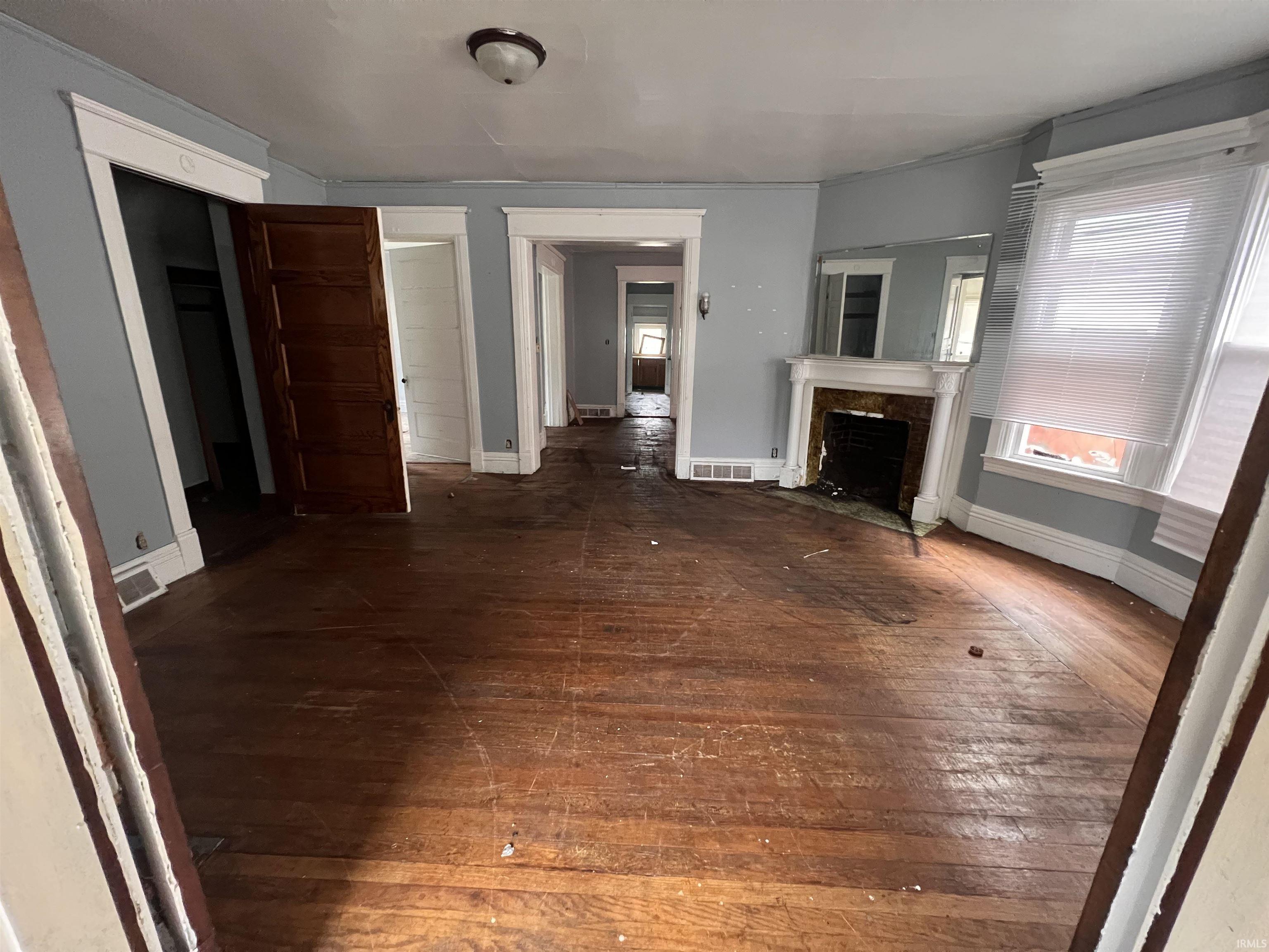 1037 Colfax
