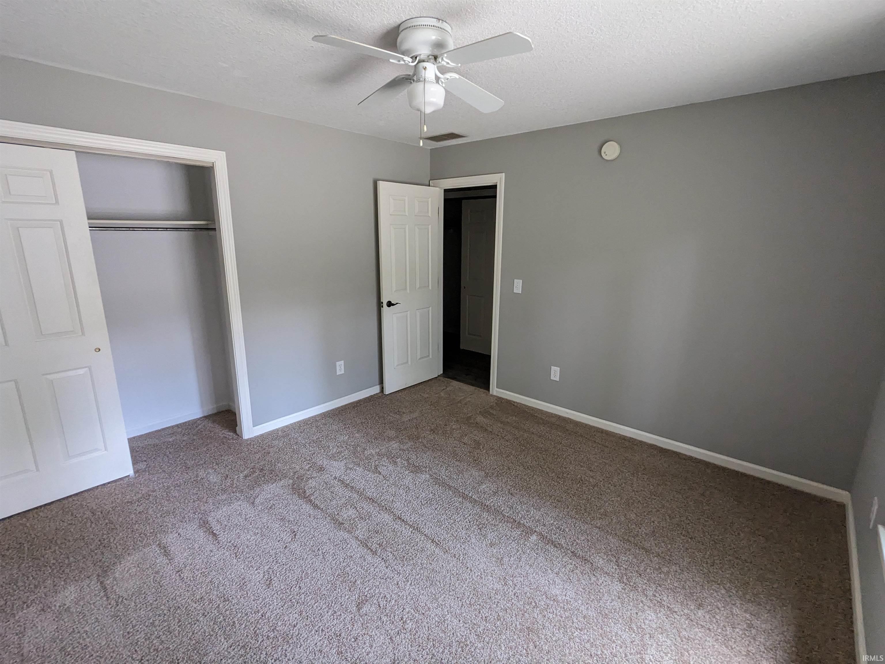 9015 Hickory Glen