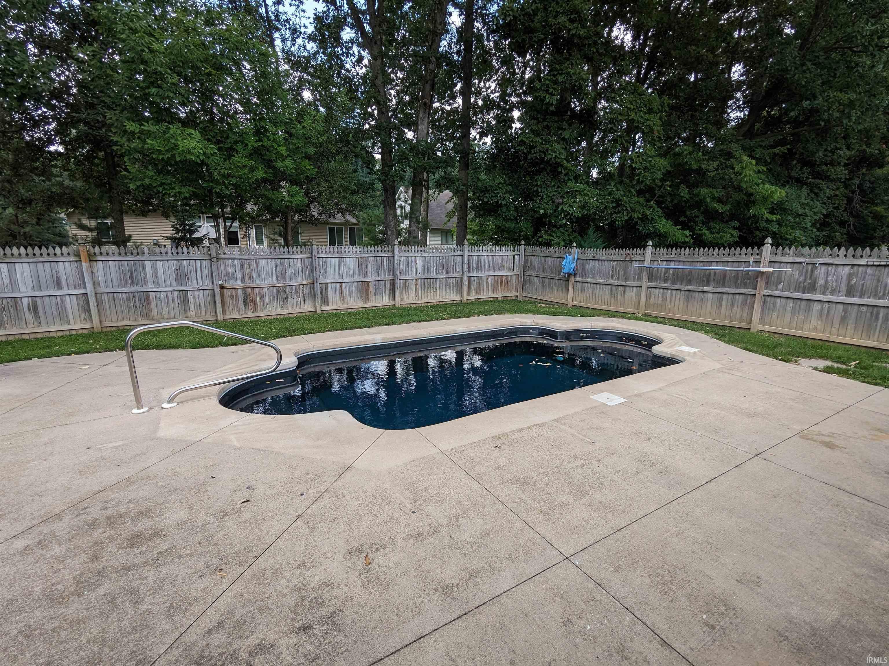 9015 Hickory Glen